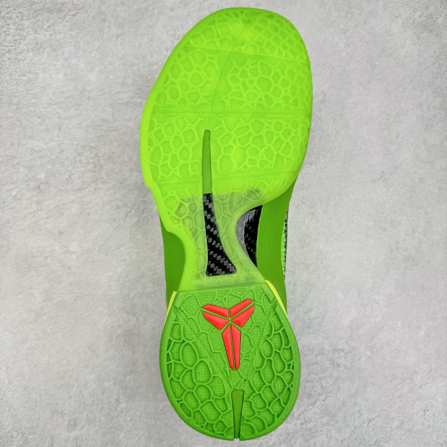 图片[9]-＃Star NK Zoom Kobe 6 Protro 科比六代 青蜂侠 CW2190-300 圈内顶级批次 完美复刻公司货 前掌超大Zoom Turbo气垫 后掌EVA缓震 真正的原汁原味 还原ZP脚感 全身鞋材卡料色独家定制 唯一正确喷漆工艺Swoosh 正确凹凸蛇鳞工艺 正确鞋面渐变效果 内全置真动飞态线 独立原厂模具 最大尺码达到48.5码 首批不拼图大几率过验 亲测已过 支持各种高强度实战 无需担心 上脚价 补货周期极长 脚宽建议买大半码 科比系列前掌偏窄 不影响二次销售 支持七天无理由退换 尺码：40 40.5 41 42 42.5 43 44 44.5 45 45.5 46 47.5 48.5-选品中心