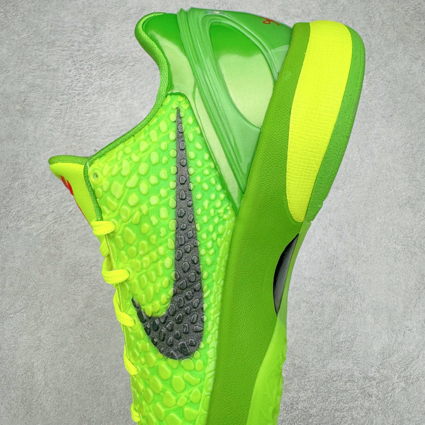 图片[7]-＃Star NK Zoom Kobe 6 Protro 科比六代 青蜂侠 CW2190-300 圈内顶级批次 完美复刻公司货 前掌超大Zoom Turbo气垫 后掌EVA缓震 真正的原汁原味 还原ZP脚感 全身鞋材卡料色独家定制 唯一正确喷漆工艺Swoosh 正确凹凸蛇鳞工艺 正确鞋面渐变效果 内全置真动飞态线 独立原厂模具 最大尺码达到48.5码 首批不拼图大几率过验 亲测已过 支持各种高强度实战 无需担心 上脚价 补货周期极长 脚宽建议买大半码 科比系列前掌偏窄 不影响二次销售 支持七天无理由退换 尺码：40 40.5 41 42 42.5 43 44 44.5 45 45.5 46 47.5 48.5-选品中心