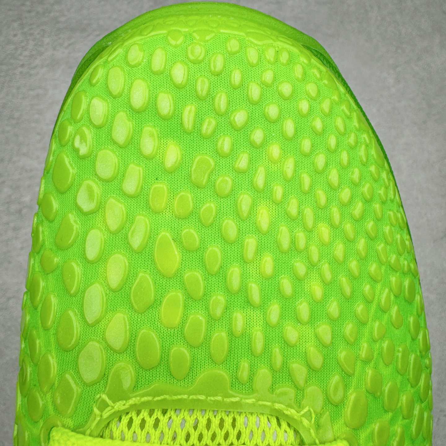 图片[13]-＃Star NK Zoom Kobe 6 Protro 科比六代 青蜂侠 CW2190-300 圈内顶级批次 完美复刻公司货 前掌超大Zoom Turbo气垫 后掌EVA缓震 真正的原汁原味 还原ZP脚感 全身鞋材卡料色独家定制 唯一正确喷漆工艺Swoosh 正确凹凸蛇鳞工艺 正确鞋面渐变效果 内全置真动飞态线 独立原厂模具 最大尺码达到48.5码 首批不拼图大几率过验 亲测已过 支持各种高强度实战 无需担心 上脚价 补货周期极长 脚宽建议买大半码 科比系列前掌偏窄 不影响二次销售 支持七天无理由退换 尺码：40 40.5 41 42 42.5 43 44 44.5 45 45.5 46 47.5 48.5-选品中心