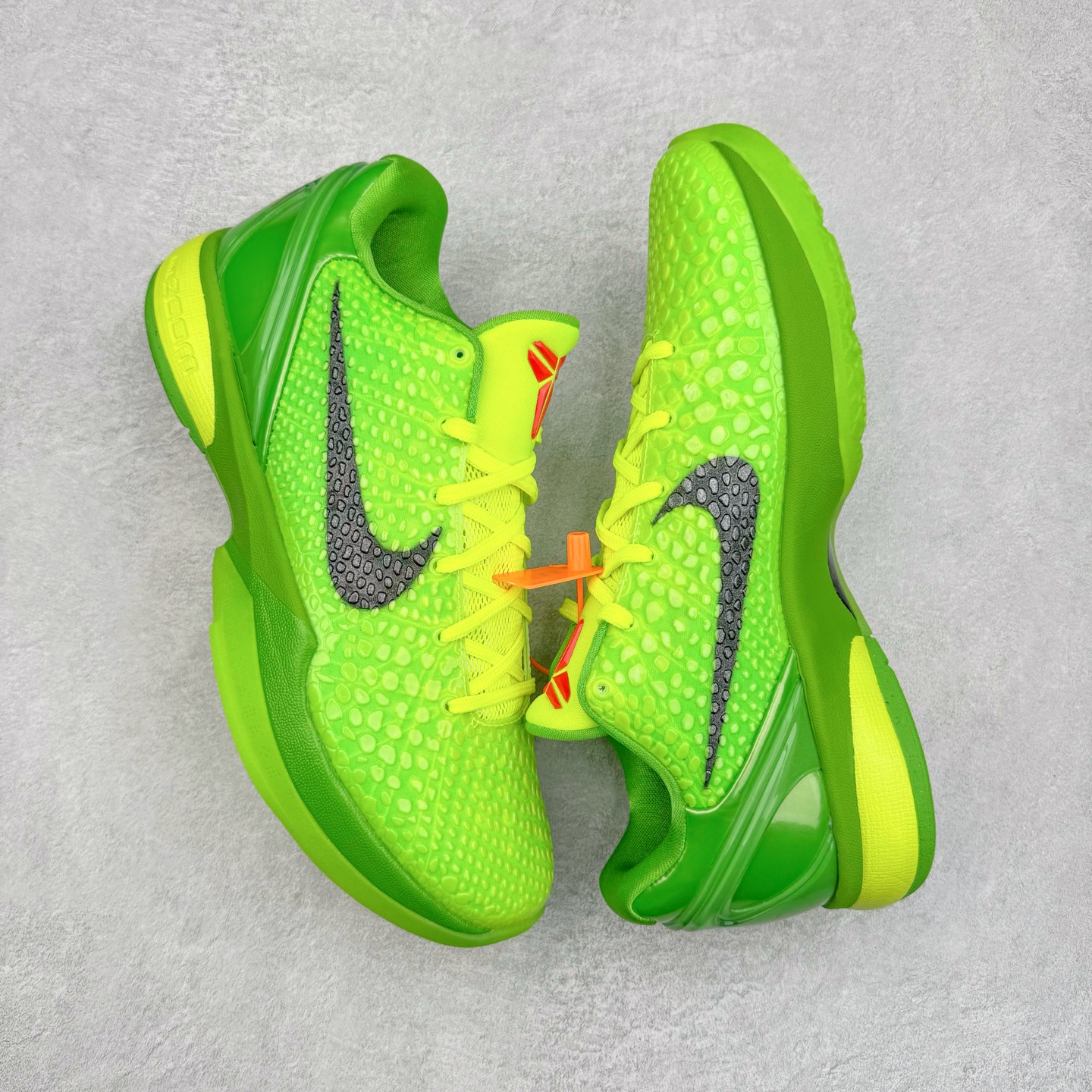 图片[3]-＃Star NK Zoom Kobe 6 Protro 科比六代 青蜂侠 CW2190-300 圈内顶级批次 完美复刻公司货 前掌超大Zoom Turbo气垫 后掌EVA缓震 真正的原汁原味 还原ZP脚感 全身鞋材卡料色独家定制 唯一正确喷漆工艺Swoosh 正确凹凸蛇鳞工艺 正确鞋面渐变效果 内全置真动飞态线 独立原厂模具 最大尺码达到48.5码 首批不拼图大几率过验 亲测已过 支持各种高强度实战 无需担心 上脚价 补货周期极长 脚宽建议买大半码 科比系列前掌偏窄 不影响二次销售 支持七天无理由退换 尺码：40 40.5 41 42 42.5 43 44 44.5 45 45.5 46 47.5 48.5-选品中心