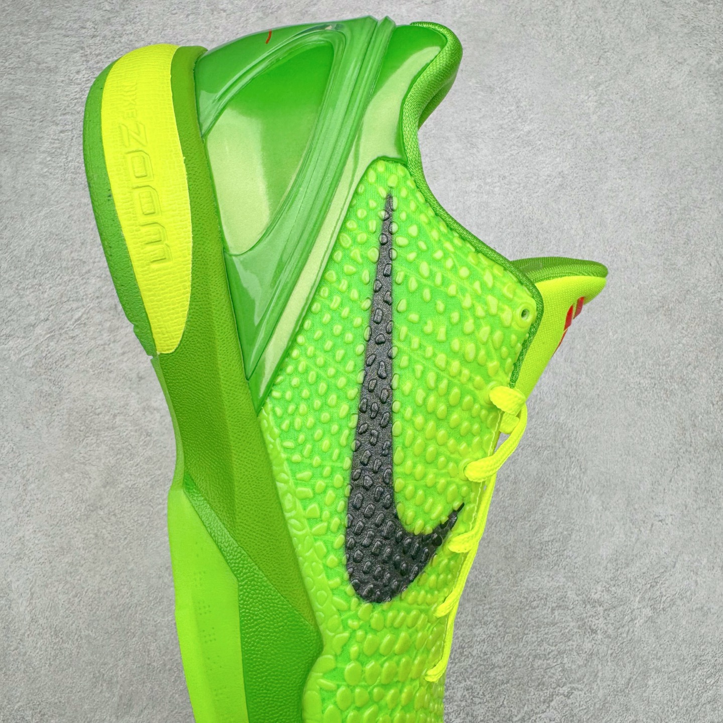 图片[6]-＃Star NK Zoom Kobe 6 Protro 科比六代 青蜂侠 CW2190-300 圈内顶级批次 完美复刻公司货 前掌超大Zoom Turbo气垫 后掌EVA缓震 真正的原汁原味 还原ZP脚感 全身鞋材卡料色独家定制 唯一正确喷漆工艺Swoosh 正确凹凸蛇鳞工艺 正确鞋面渐变效果 内全置真动飞态线 独立原厂模具 最大尺码达到48.5码 首批不拼图大几率过验 亲测已过 支持各种高强度实战 无需担心 上脚价 补货周期极长 脚宽建议买大半码 科比系列前掌偏窄 不影响二次销售 支持七天无理由退换 尺码：40 40.5 41 42 42.5 43 44 44.5 45 45.5 46 47.5 48.5-选品中心