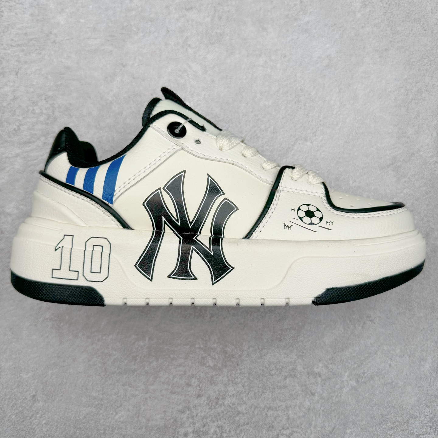 MLB Chunky Liner Basic 复古印花学长鞋系列低帮轻量增高厚底百搭休闲运动慢跑鞋板鞋 Korea韩国联名NY美国榄球纽约洋基队限定 韩国代购专供 全套原楦原纸板原厂数据开发 正确中底拉帮中底网布细节 平台代购专供 左脚内置芯片 韩国代购吊牌标贴 独家一比一RB+MD组合大底 高频后跟小人Logo精准对位立体饱满 正确网布加超迁鞋面 转印中底走线紧密 转印Logo工艺表层防刮不掉色 尺码：35 36 36.5 37.5 38 38.5 39 40 40.5 41 42 42.5 43 44 45-选品中心