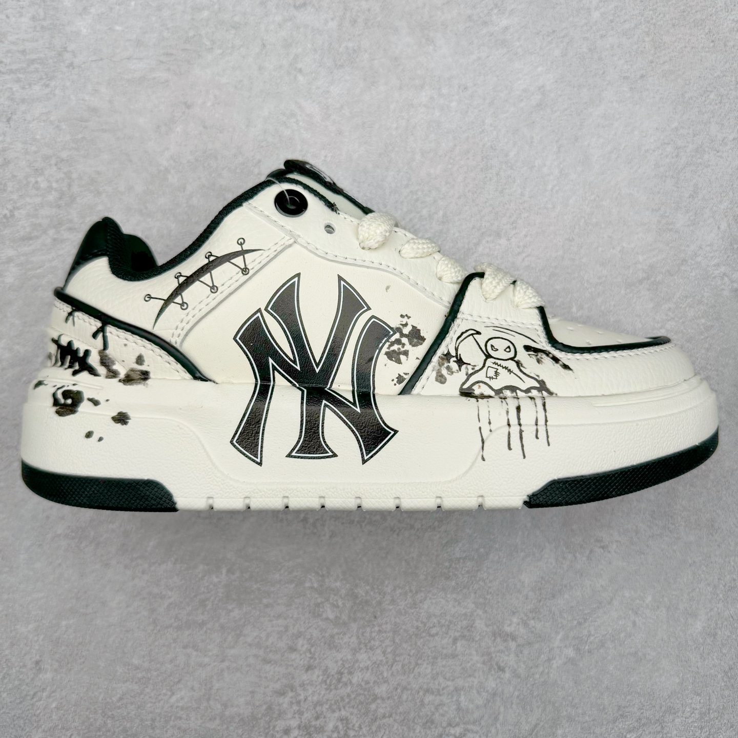 图片[4]-MLB Chunky Liner Basic 复古印花学长鞋系列低帮轻量增高厚底百搭休闲运动慢跑鞋板鞋 Korea韩国联名NY美国榄球纽约洋基队限定 韩国代购专供 全套原楦原纸板原厂数据开发 正确中底拉帮中底网布细节 平台代购专供 左脚内置芯片 韩国代购吊牌标贴 独家一比一RB+MD组合大底 高频后跟小人Logo精准对位立体饱满 正确网布加超迁鞋面 转印中底走线紧密 转印Logo工艺表层防刮不掉色 尺码：35 36 36.5 37.5 38 38.5 39 40 40.5 41 42 42.5 43 44 45-选品中心