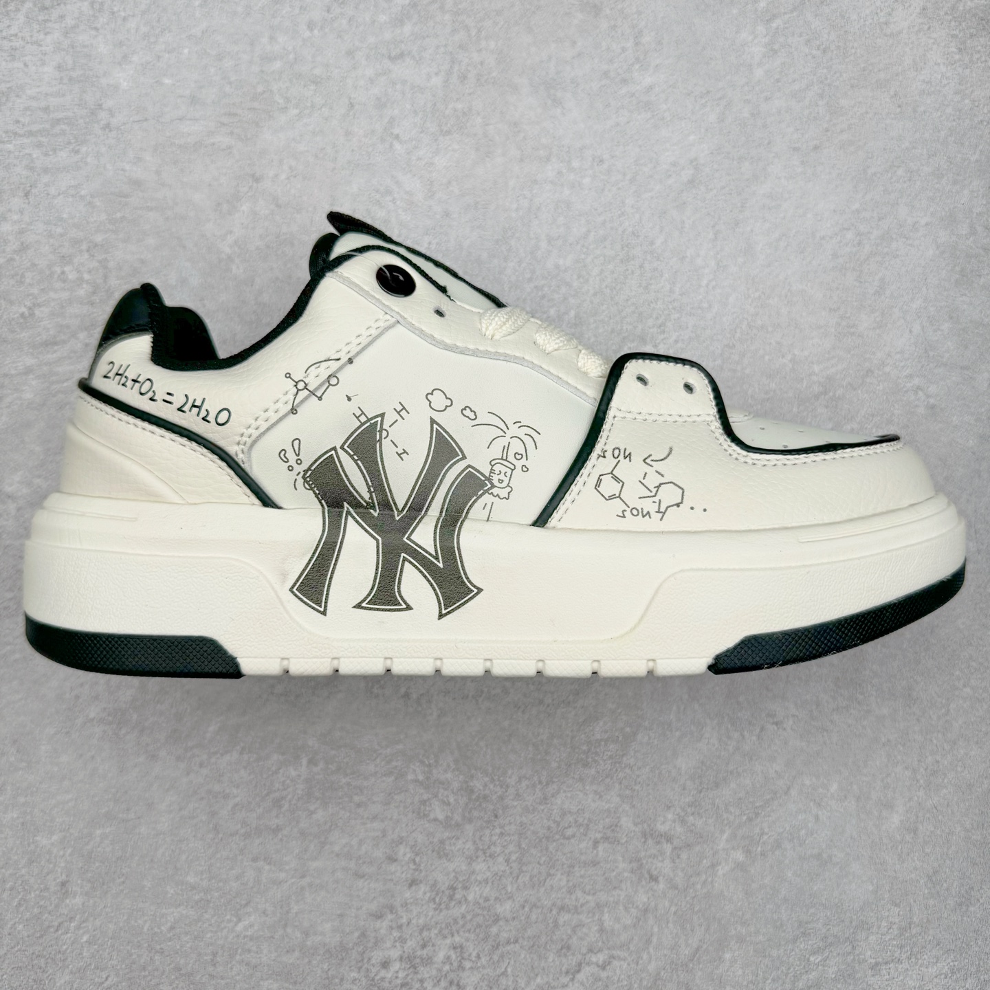 图片[7]-MLB Chunky Liner Basic 复古印花学长鞋系列低帮轻量增高厚底百搭休闲运动慢跑鞋板鞋 Korea韩国联名NY美国榄球纽约洋基队限定 韩国代购专供 全套原楦原纸板原厂数据开发 正确中底拉帮中底网布细节 平台代购专供 左脚内置芯片 韩国代购吊牌标贴 独家一比一RB+MD组合大底 高频后跟小人Logo精准对位立体饱满 正确网布加超迁鞋面 转印中底走线紧密 转印Logo工艺表层防刮不掉色 尺码：35 36 36.5 37.5 38 38.5 39 40 40.5 41 42 42.5 43 44 45-选品中心