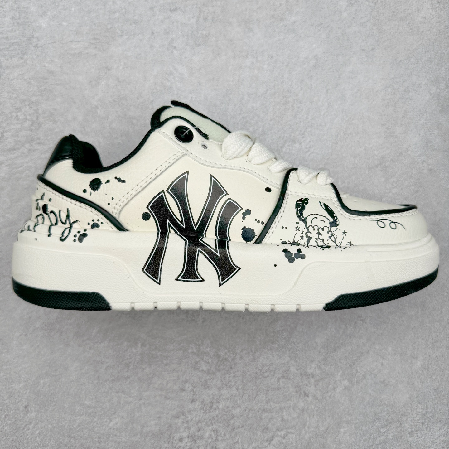 图片[3]-MLB Chunky Liner Basic 复古印花学长鞋系列低帮轻量增高厚底百搭休闲运动慢跑鞋板鞋 Korea韩国联名NY美国榄球纽约洋基队限定 韩国代购专供 全套原楦原纸板原厂数据开发 正确中底拉帮中底网布细节 平台代购专供 左脚内置芯片 韩国代购吊牌标贴 独家一比一RB+MD组合大底 高频后跟小人Logo精准对位立体饱满 正确网布加超迁鞋面 转印中底走线紧密 转印Logo工艺表层防刮不掉色 尺码：35 36 36.5 37.5 38 38.5 39 40 40.5 41 42 42.5 43 44 45-选品中心