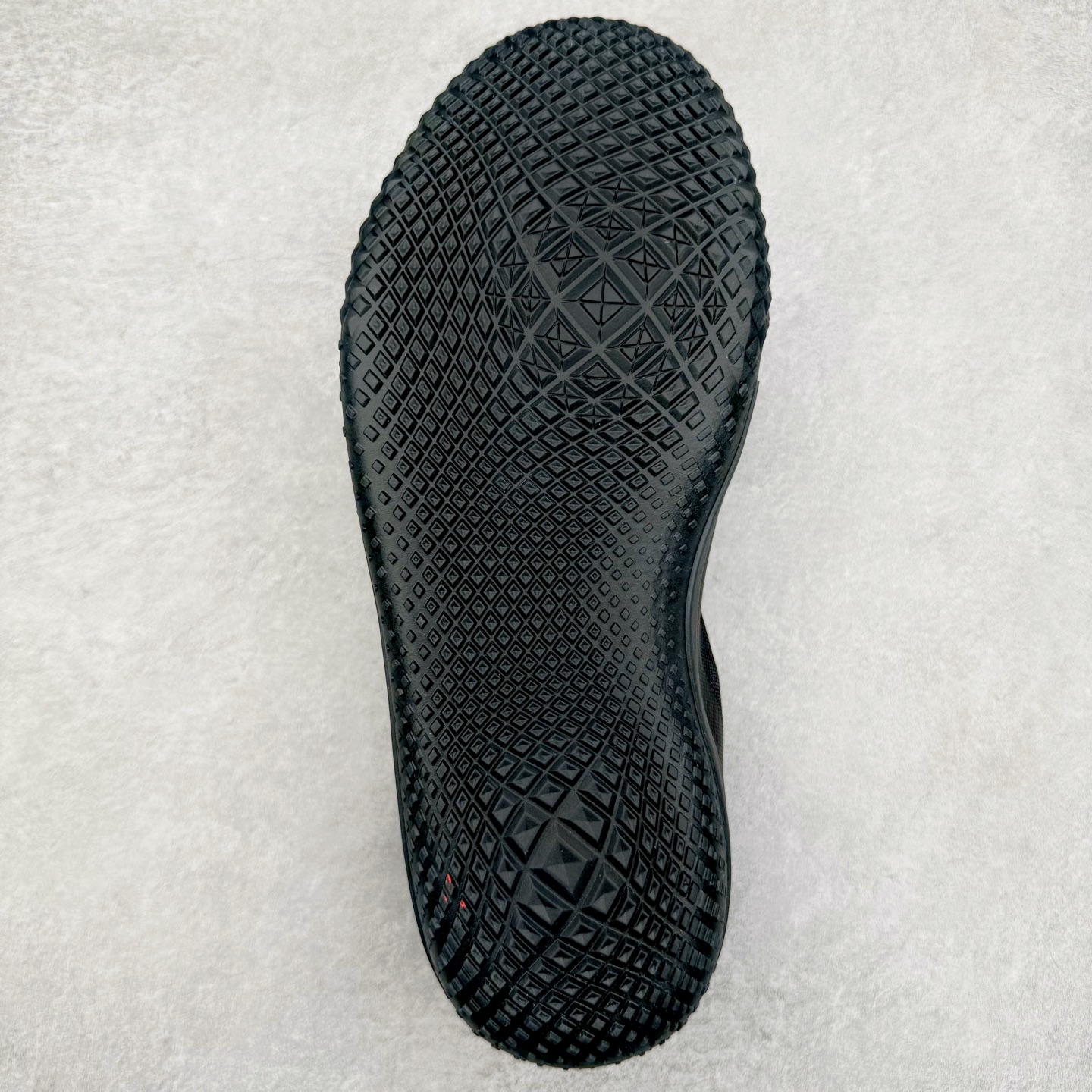 图片[9]-＃K版纯原Converse Chuck Taylor All Star Pro Bb Ox 实战篮球鞋 Converse全新Solstice系列再度迎来新作 此鞋型由Converse与NK传奇篮球产品设计师Eric Avar合作开发而成 All Star Pro BB代Converse设计的演变 并且融入了现代科Quadfit织法的鞋面提供稳定性与包覆NK React内核支撑多次切入与平稳起跳 All Star Pro BB同时也替Kelly Oubre Jr.等个性化球员设计独特配色 全新升级的BB Evo承袭前作嵌入式NIKE React鞋垫 带来轻盈灵活且贴合地面的舒适脚感 重叠模糊的经典星箭标致 营造犀利的速度感 曲面橡胶外底和菱型格状纹路 提供多方位抓地力 你可以在鞋身上发现一些全新的元素 鞋面材质注入更多填充支撑与包裹更加扎实50/50对分的鞋面配色 也更具视觉冲击力 尺码：36 37 37.5 38 38.5 39 40 40.5 41 42 42.5 43 44 44.5 45 46-选品中心