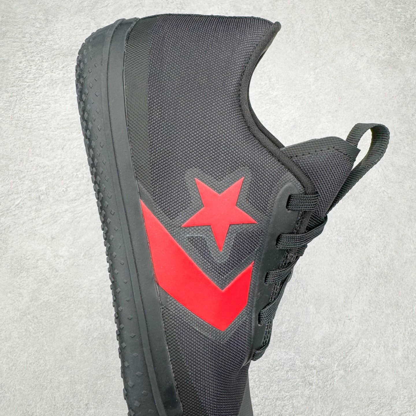 图片[6]-＃K版纯原Converse Chuck Taylor All Star Pro Bb Ox 实战篮球鞋 Converse全新Solstice系列再度迎来新作 此鞋型由Converse与NK传奇篮球产品设计师Eric Avar合作开发而成 All Star Pro BB代Converse设计的演变 并且融入了现代科Quadfit织法的鞋面提供稳定性与包覆NK React内核支撑多次切入与平稳起跳 All Star Pro BB同时也替Kelly Oubre Jr.等个性化球员设计独特配色 全新升级的BB Evo承袭前作嵌入式NIKE React鞋垫 带来轻盈灵活且贴合地面的舒适脚感 重叠模糊的经典星箭标致 营造犀利的速度感 曲面橡胶外底和菱型格状纹路 提供多方位抓地力 你可以在鞋身上发现一些全新的元素 鞋面材质注入更多填充支撑与包裹更加扎实50/50对分的鞋面配色 也更具视觉冲击力 尺码：36 37 37.5 38 38.5 39 40 40.5 41 42 42.5 43 44 44.5 45 46-选品中心