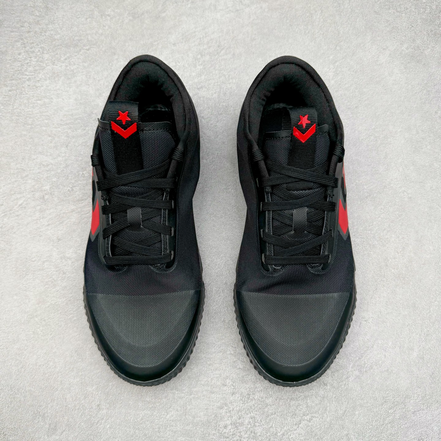 图片[2]-＃K版纯原Converse Chuck Taylor All Star Pro Bb Ox 实战篮球鞋 Converse全新Solstice系列再度迎来新作 此鞋型由Converse与NK传奇篮球产品设计师Eric Avar合作开发而成 All Star Pro BB代Converse设计的演变 并且融入了现代科Quadfit织法的鞋面提供稳定性与包覆NK React内核支撑多次切入与平稳起跳 All Star Pro BB同时也替Kelly Oubre Jr.等个性化球员设计独特配色 全新升级的BB Evo承袭前作嵌入式NIKE React鞋垫 带来轻盈灵活且贴合地面的舒适脚感 重叠模糊的经典星箭标致 营造犀利的速度感 曲面橡胶外底和菱型格状纹路 提供多方位抓地力 你可以在鞋身上发现一些全新的元素 鞋面材质注入更多填充支撑与包裹更加扎实50/50对分的鞋面配色 也更具视觉冲击力 尺码：36 37 37.5 38 38.5 39 40 40.5 41 42 42.5 43 44 44.5 45 46-选品中心