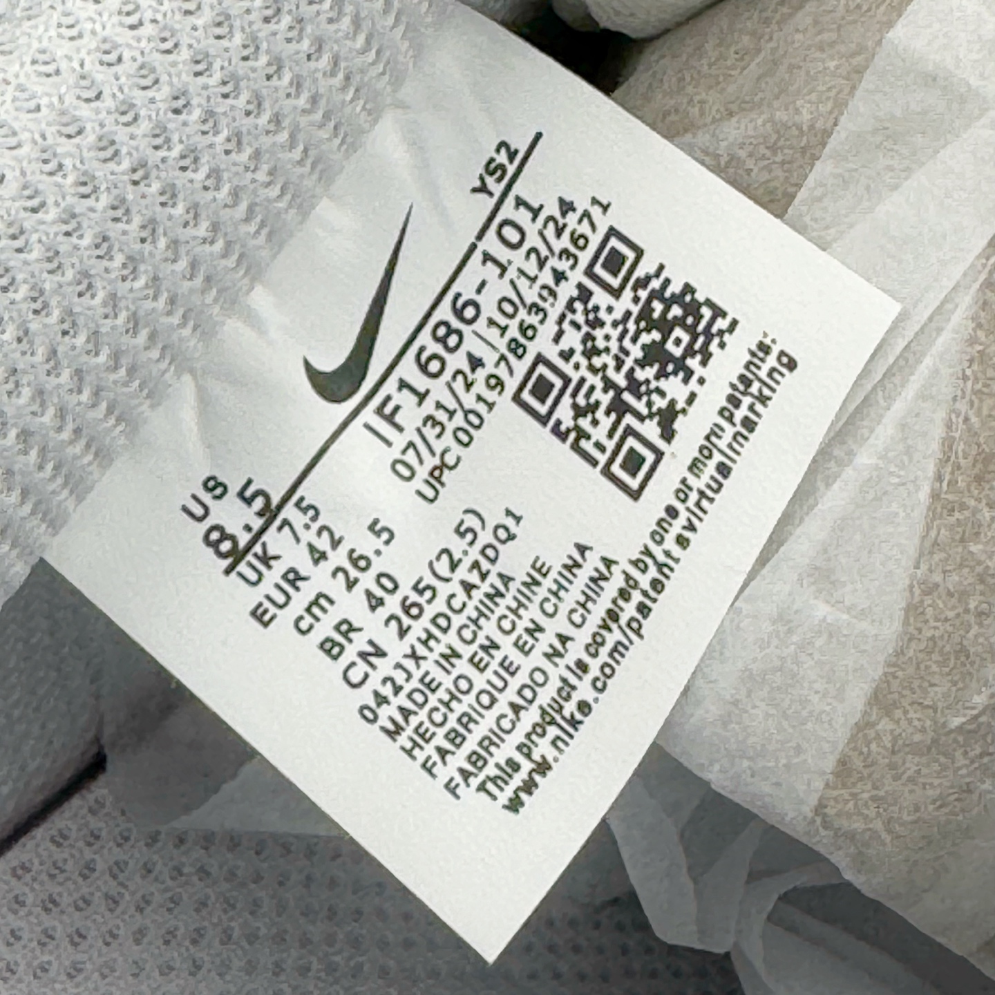 图片[11]-＃纯原 NK Air Force 1 Low \’07 空军一号低帮经典板鞋 毒液液态金属白黑 IF1686-101 大厂出品 同步官方全新版本 不规则波浪大底咬花 全鞋电脑针车 工整有序 视觉效果满分 原厂拉帮手法 标准四线 密度针距针孔大小控制到位 原装反口里网布海绵 正确卡色网眼大小 新版鞋撑改用纸团代替 原厂港宝加持完美还原灵魂版型 原盒原配从里到外百分百还原 原厂全头层原厂皮料 原标原盒 内置Sole气垫 中底白色背胶 中底划线 已经无限的接近公司 原厂楦头 原厂刺绣 后跟弧度修正 独家私模 尺码：35.5 36 36.5 37.5 38 38.5 39 40 40.5 41 42 42.5 43 44 44.5 45 46-选品中心