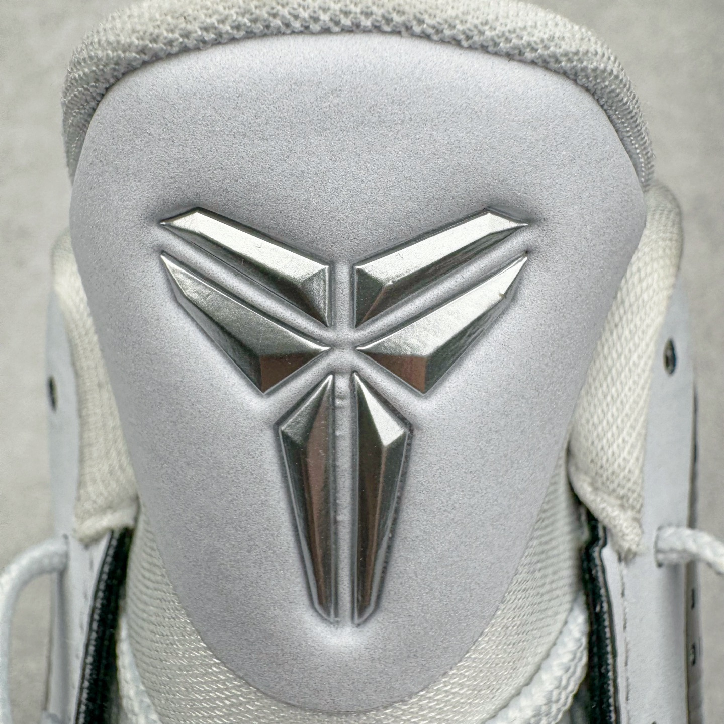 图片[25]-＃Star NK Zoom Kobe \\\”Bruce Lee\\\” 科比5代 李小龙黑白 CD4991-101 圈内顶级批次 完美复刻公司货 前掌超大Zoom Turbo气垫 后掌EVA缓震 真正的原汁原味 还原ZP脚感 全身鞋材卡料色独家定制 唯一正确喷漆工艺Swoosh 正确凹凸蛇鳞工艺 正确鞋面渐变效果 内全置真动飞态线 独立原厂模具 最大尺码达到49.5码 首批不拼图大几率过验 亲测已过 支持各种高强度实战 无需担心 上脚价 补货周期极长 脚宽建议买大半码 科比系列前掌偏窄 不影响二次销售 支持七天无理由退换 尺码：40 40.5 41 42 42.5 43 44 44.5 45 45.5 46 47.5 48.5-选品中心