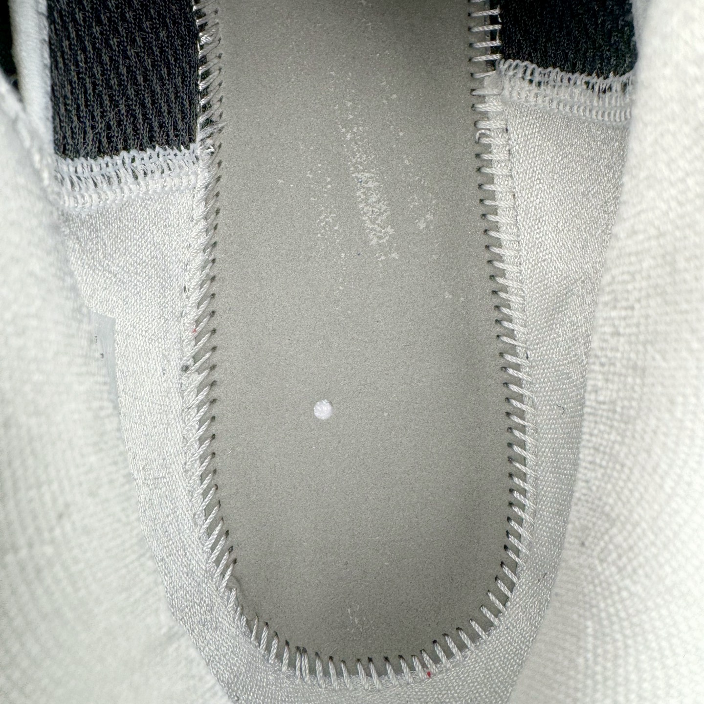 图片[13]-＃Star NK Zoom Kobe \\\”Bruce Lee\\\” 科比5代 李小龙黑白 CD4991-101 圈内顶级批次 完美复刻公司货 前掌超大Zoom Turbo气垫 后掌EVA缓震 真正的原汁原味 还原ZP脚感 全身鞋材卡料色独家定制 唯一正确喷漆工艺Swoosh 正确凹凸蛇鳞工艺 正确鞋面渐变效果 内全置真动飞态线 独立原厂模具 最大尺码达到49.5码 首批不拼图大几率过验 亲测已过 支持各种高强度实战 无需担心 上脚价 补货周期极长 脚宽建议买大半码 科比系列前掌偏窄 不影响二次销售 支持七天无理由退换 尺码：40 40.5 41 42 42.5 43 44 44.5 45 45.5 46 47.5 48.5-选品中心