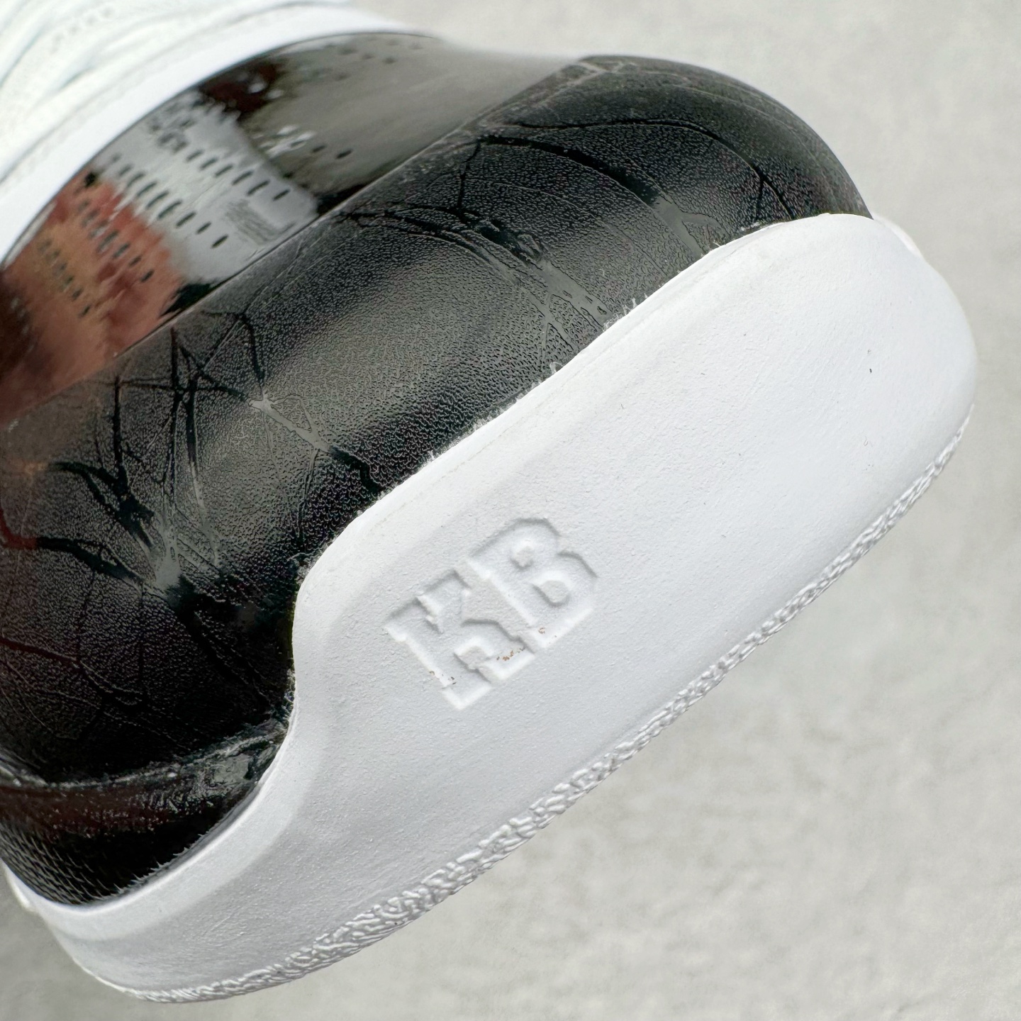 图片[17]-＃Star NK Zoom Kobe \\\”Bruce Lee\\\” 科比5代 李小龙黑白 CD4991-101 圈内顶级批次 完美复刻公司货 前掌超大Zoom Turbo气垫 后掌EVA缓震 真正的原汁原味 还原ZP脚感 全身鞋材卡料色独家定制 唯一正确喷漆工艺Swoosh 正确凹凸蛇鳞工艺 正确鞋面渐变效果 内全置真动飞态线 独立原厂模具 最大尺码达到49.5码 首批不拼图大几率过验 亲测已过 支持各种高强度实战 无需担心 上脚价 补货周期极长 脚宽建议买大半码 科比系列前掌偏窄 不影响二次销售 支持七天无理由退换 尺码：40 40.5 41 42 42.5 43 44 44.5 45 45.5 46 47.5 48.5-选品中心