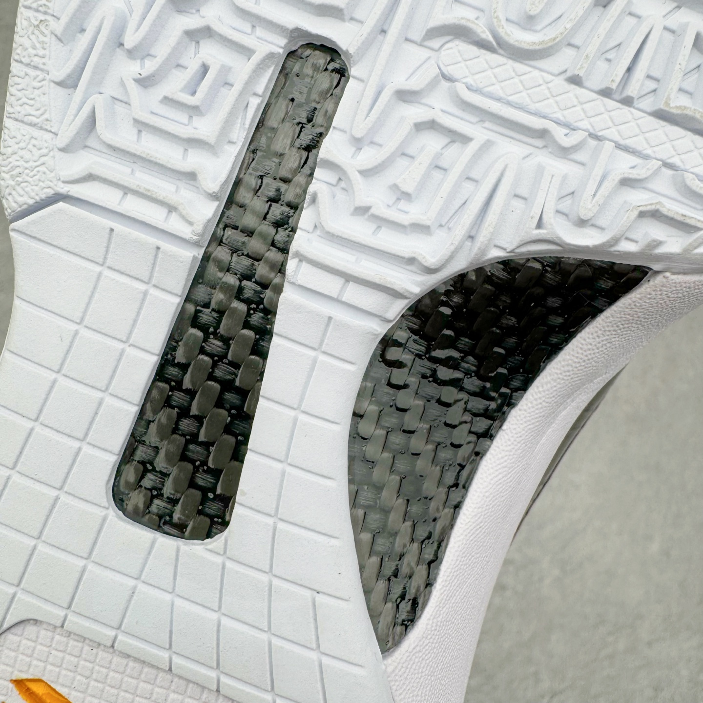 图片[11]-＃Star NK Zoom Kobe \\\”Bruce Lee\\\” 科比5代 李小龙黑白 CD4991-101 圈内顶级批次 完美复刻公司货 前掌超大Zoom Turbo气垫 后掌EVA缓震 真正的原汁原味 还原ZP脚感 全身鞋材卡料色独家定制 唯一正确喷漆工艺Swoosh 正确凹凸蛇鳞工艺 正确鞋面渐变效果 内全置真动飞态线 独立原厂模具 最大尺码达到49.5码 首批不拼图大几率过验 亲测已过 支持各种高强度实战 无需担心 上脚价 补货周期极长 脚宽建议买大半码 科比系列前掌偏窄 不影响二次销售 支持七天无理由退换 尺码：40 40.5 41 42 42.5 43 44 44.5 45 45.5 46 47.5 48.5-选品中心