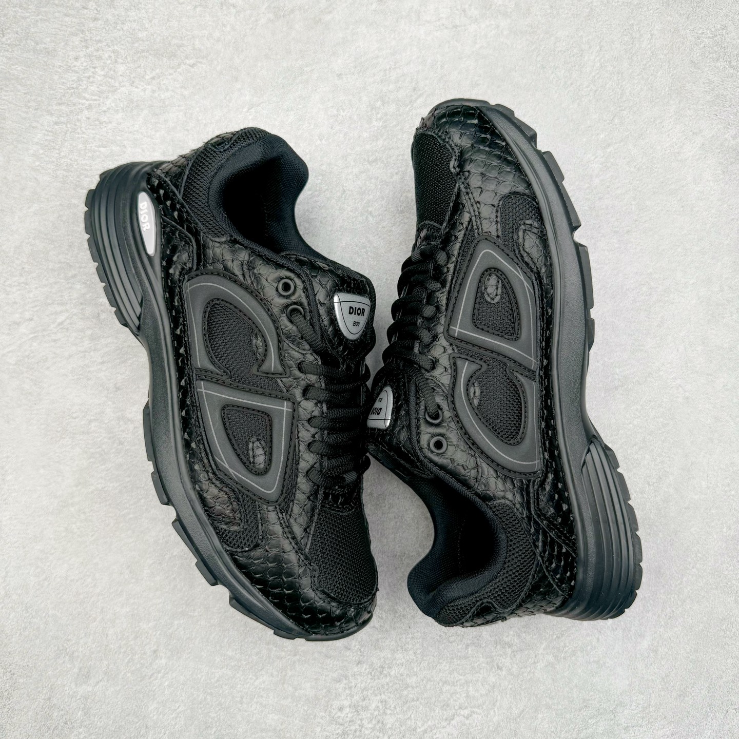 图片[3]-＃ZC总裁 Dior B30 迪奥网眼织物低帮运动休闲鞋 原版开模 海淘专供品质同渠道货源 全套专柜原装配件 该款系列采用黑网色眼织物白和色科技料面精心制 作饰以反光“CD30”图形标志 外格轻盈的刻雕效果橡胶鞋搭底配标志性点的缀提升格调 内弹部力细节塑造想理的舒适穿着体验可与各休式闲造型配搭 彰显尚时现代的运风动范 正常尺码：39 40 41 42 43 44 45-选品中心