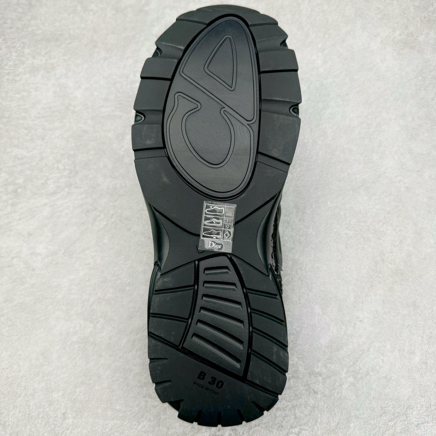 图片[9]-＃ZC总裁 Dior B30 迪奥网眼织物低帮运动休闲鞋 原版开模 海淘专供品质同渠道货源 全套专柜原装配件 该款系列采用黑网色眼织物白和色科技料面精心制 作饰以反光“CD30”图形标志 外格轻盈的刻雕效果橡胶鞋搭底配标志性点的缀提升格调 内弹部力细节塑造想理的舒适穿着体验可与各休式闲造型配搭 彰显尚时现代的运风动范 正常尺码：39 40 41 42 43 44 45-选品中心