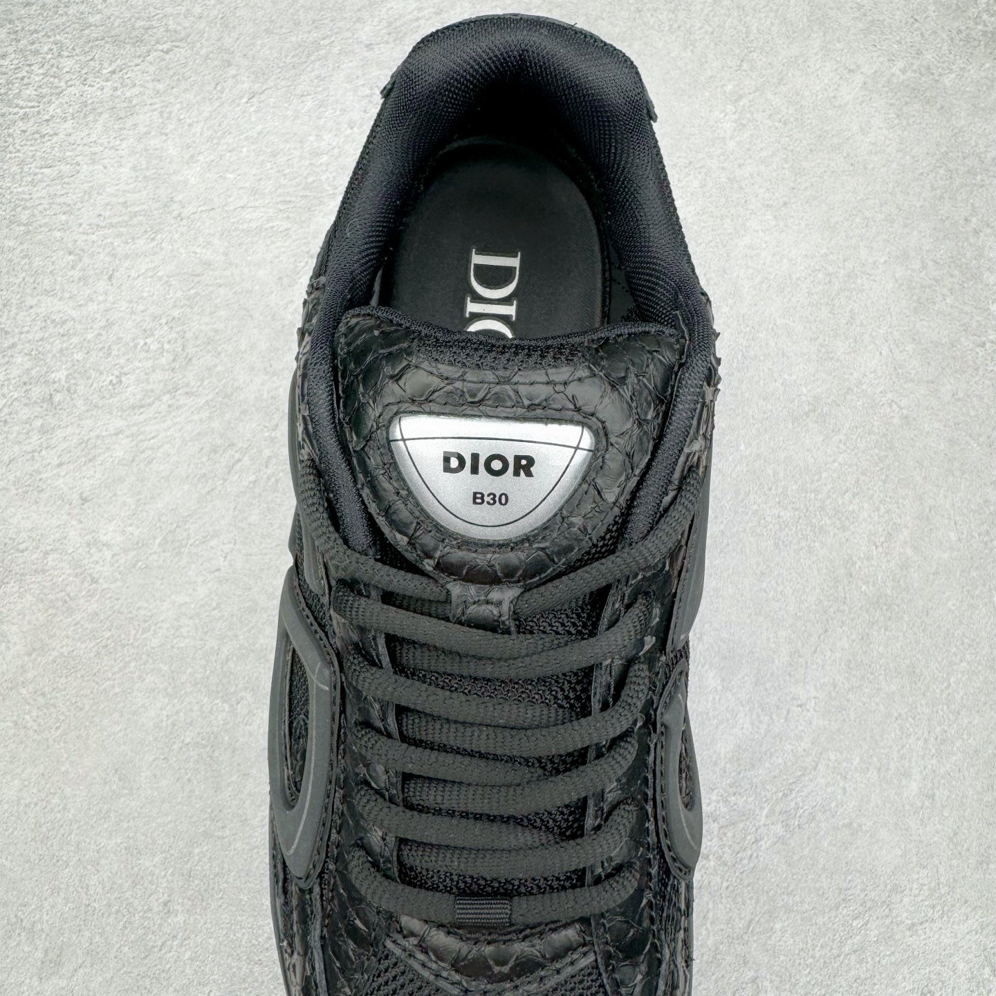 图片[5]-＃ZC总裁 Dior B30 迪奥网眼织物低帮运动休闲鞋 原版开模 海淘专供品质同渠道货源 全套专柜原装配件 该款系列采用黑网色眼织物白和色科技料面精心制 作饰以反光“CD30”图形标志 外格轻盈的刻雕效果橡胶鞋搭底配标志性点的缀提升格调 内弹部力细节塑造想理的舒适穿着体验可与各休式闲造型配搭 彰显尚时现代的运风动范 正常尺码：39 40 41 42 43 44 45-选品中心