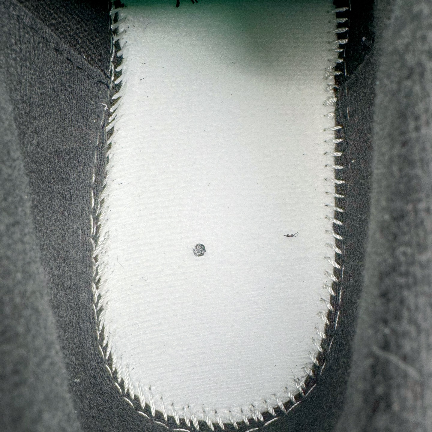 图片[10]-＃KZ纯原 Air Jordan AJ4 RM 重制版低帮复古篮球鞋 黑绿 FQ7939-003 亲自操刀耗时半年巨作 全套原纸板楦头开发 确保原汁原味 完美呈现版型 一比一鞋头弧度高度鞋身弧度 原厂TPU 正确内里网布 菱角分明不变形无多余毛边 柔软性质感一致于原鞋 原厂织唛标 原厂飞人电绣工艺 尾指中部跳三针 独家绑鞋带手法 印刷中底布 四线拉帮 米色美纹纸贴合固定 进口港宝加持 后跟自然饱满 全鞋荧光划线卡点 追求极致完美 每一双都是工艺品 多重QC质检 超越公司货的品控标准 实实在在的免检产品 采用了低帮的设计 并保留了众多AJ4的经典元素 鞋身以皮革、麂皮材质拼接打造 AJ4经典的TPU材质延伸至后跟 增强鞋款稳定性 而鞋身侧面的网格设计则被取消 尾部的NIKE AIR标志也得到保留 并同时带有飞人logo 中底部分同样搭载了可视AIR气垫 鞋底采用米白色中底和外底呈现 为整个设计收尾 尺码：36 36.5 37.5 38 38.5 39 40 40.5 41 42 42.5 43 44 44.5 45 46 47.5-选品中心