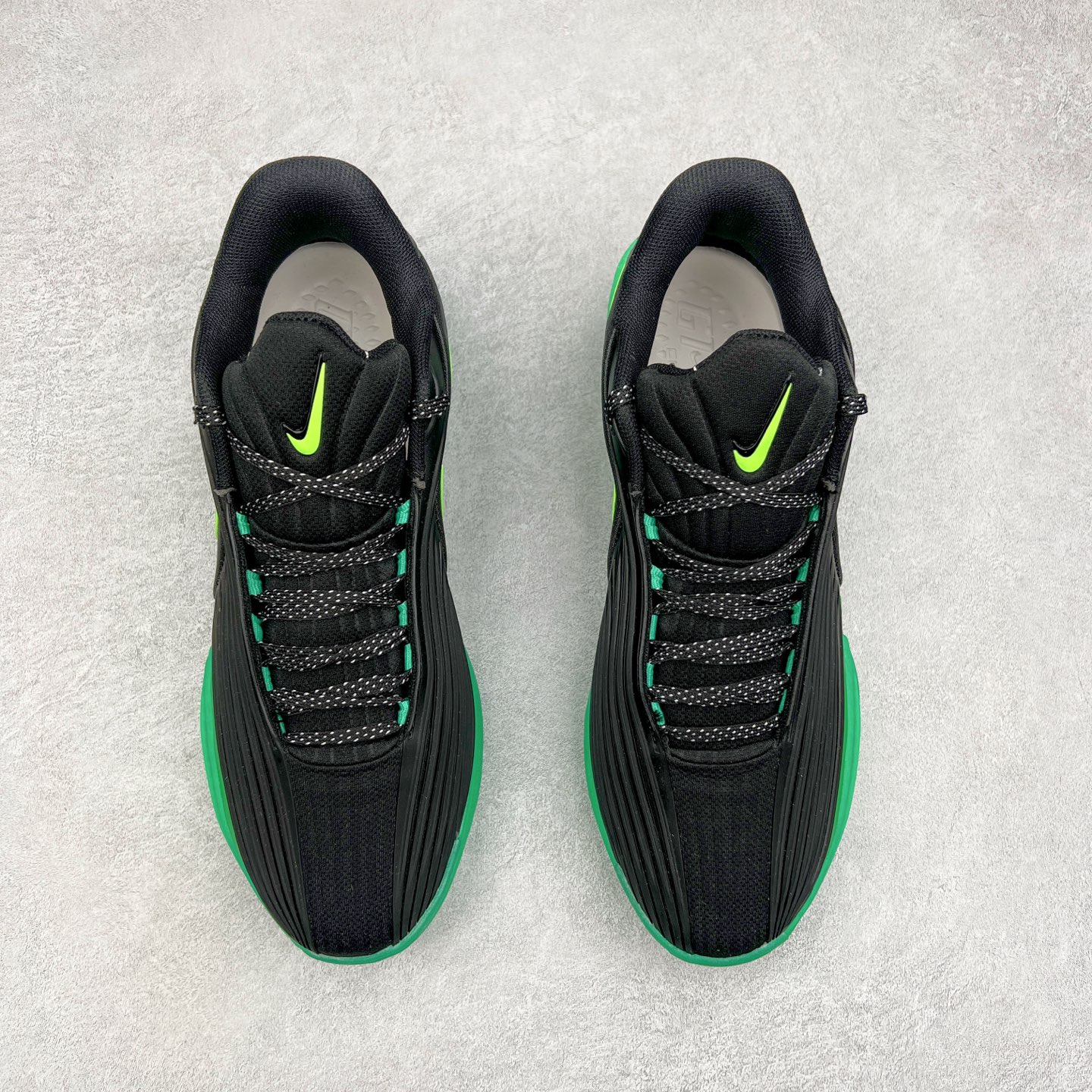 图片[2]-NK G.T. Cut 3.0 EP GT3代实战篮球鞋 DJ6015-030 该鞋款采用出众回弹设计 为切入、转向和移步篮筐提供出色的能量回馈 回弹性能带来弹力充沛的迈步体验 助你爆发疾速 全掌型 ZoomX 泡绵 缔造弹力出众的轻盈迈步体验 助你在比赛升温时能够急速快攻 驰骋全场 鞋面绳线与鞋带相结合 有助稳固前足 后跟搭配加垫鞋口 为脚踝营造舒适稳固感受 全掌型 ZoomX 泡绵 能够带来出众的能量回馈 前足外侧采用精巧塑料覆面 在瞬间爆发时提供稳固脚感 尺码：40 40.5 41 42 42.5 43 44 44.5 45 46-选品中心