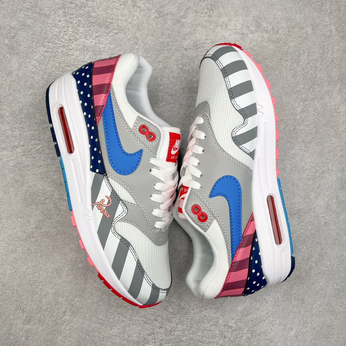 图片[3]-NK Air Max 1 初代复古气垫慢跑鞋 AT3057-100 由Tinker Hatfeld和Mark Parker在1987年设计 灵感来自于巴黎蓬皮杜中心 在参观了蓬皮杜中心之后提出了Air Max的标志性开窗可视气垫的理念 并将其实际开发成功 是NK史上第一双可视气垫跑鞋 凭借着Air Max气垫带来的舒适脚感和鞋面面料上的不断精进才使得Air Max 1在现如今都是复古慢跑鞋的首选 深厚的历史渊源 独特的流线形设计 极为复古的外观使得它深受鞋迷的喜爱 尺码：36 36.5 37.5 38 38.5 39 40 40.5 41 42 42.5 43 44 44.5 45-选品中心