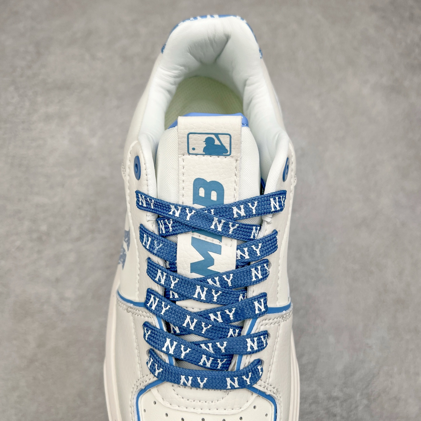 图片[5]-MLB Chunky Liner Basic 复古印花学长鞋系列低帮轻量增高厚底百搭休闲运动慢跑鞋板鞋 Korea韩国联名NY美国榄球纽约洋基队限定 韩国代购专供 全套原楦原纸板原厂数据开发 正确中底拉帮中底网布细节 平台代购专供 左脚内置芯片 韩国代购吊牌标贴 独家一比一RB+MD组合大底 高频后跟小人Logo精准对位立体饱满 正确网布加超迁鞋面 转印中底走线紧密 转印Logo工艺表层防刮不掉色 尺码：35 36 36.5 37.5 38 38.5 39 40 40.5 41 42 42.5 43 44 45-选品中心