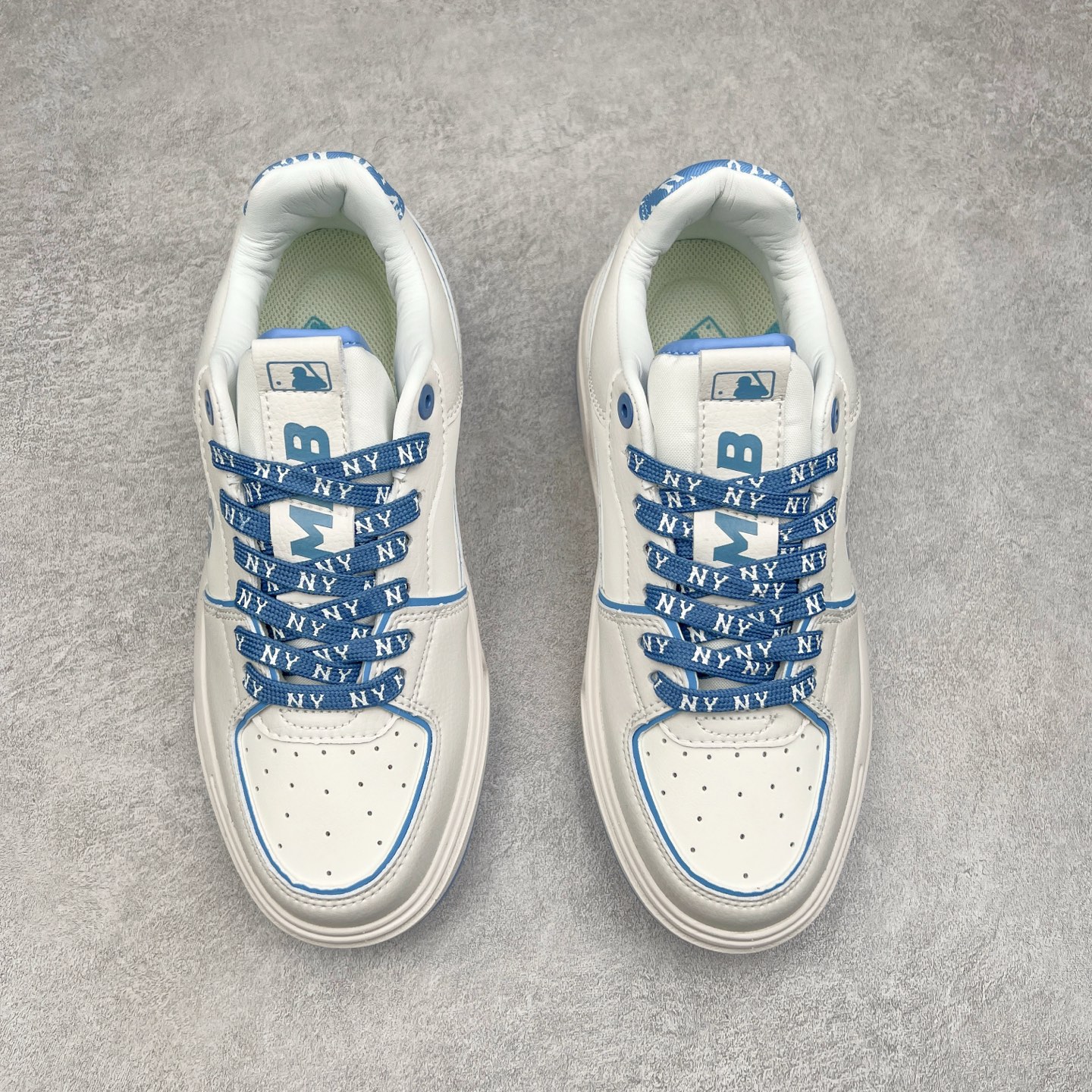 图片[2]-MLB Chunky Liner Basic 复古印花学长鞋系列低帮轻量增高厚底百搭休闲运动慢跑鞋板鞋 Korea韩国联名NY美国榄球纽约洋基队限定 韩国代购专供 全套原楦原纸板原厂数据开发 正确中底拉帮中底网布细节 平台代购专供 左脚内置芯片 韩国代购吊牌标贴 独家一比一RB+MD组合大底 高频后跟小人Logo精准对位立体饱满 正确网布加超迁鞋面 转印中底走线紧密 转印Logo工艺表层防刮不掉色 尺码：35 36 36.5 37.5 38 38.5 39 40 40.5 41 42 42.5 43 44 45-选品中心