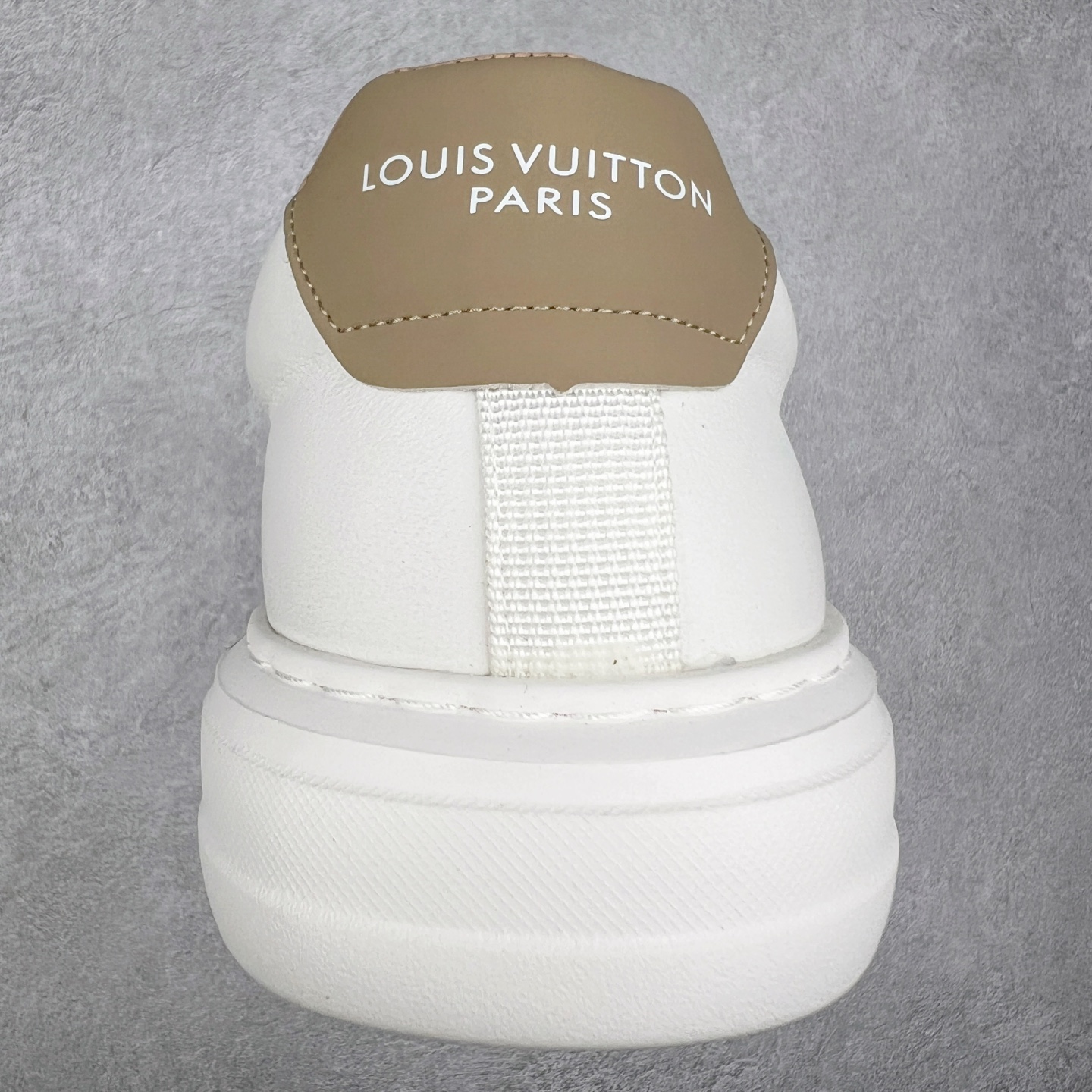 图片[8]-Louis vuitton Trainer Sneaker Low LV休闲运动文化百搭篮球板鞋 广东大厂品质 舒适轻泡大底和百搭性霸屏整个时尚娱乐圈，细节调整完美主义！鞋面采用进口头层小牛皮，独家开模轻泡大底， 侧边采用3D打印标志性Logo 尽显贵族时尚气息，台湾进口小牛皮挂皮内里，配带正品全套包装 尺码：38 39 40 41 42 43 44-选品中心