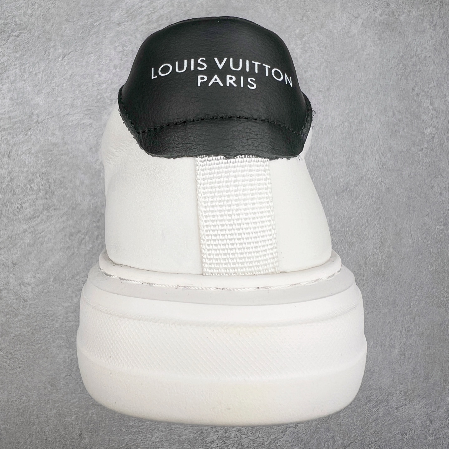 图片[8]-Louis vuitton Trainer Sneaker Low LV休闲运动文化百搭篮球板鞋 广东大厂品质 舒适轻泡大底和百搭性霸屏整个时尚娱乐圈，细节调整完美主义！鞋面采用进口头层小牛皮，独家开模轻泡大底， 侧边采用3D打印标志性Logo 尽显贵族时尚气息，台湾进口小牛皮挂皮内里，配带正品全套包装 尺码：38 39 40 41 42 43 44-选品中心