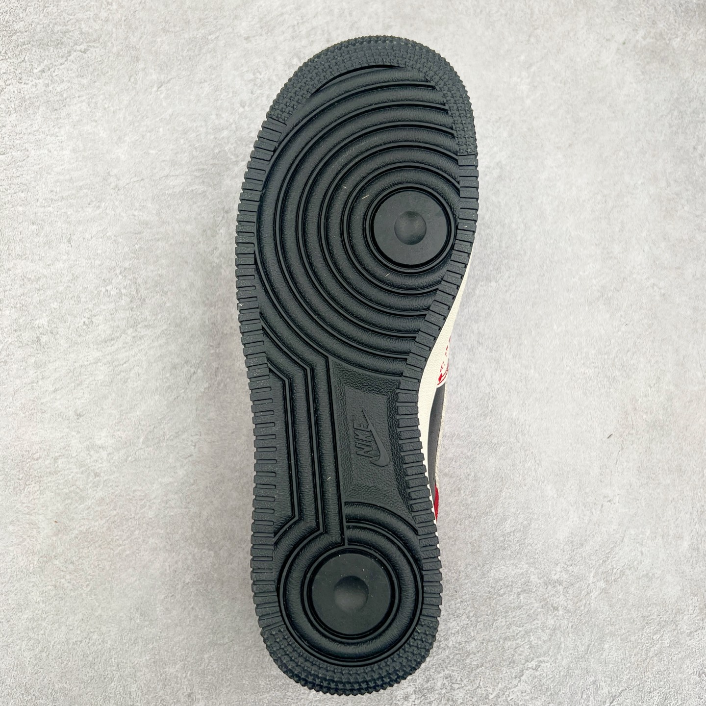 图片[9]-NK Air Force 1´07 Low 空军一号低帮百搭休闲运动板鞋 DF0188-020 柔软、弹性十足的缓震性能和出色的中底设计 横跨复古与现代的外型结合 造就出风靡全球 三十多年的Force 1 直到今天还深受青睐 尺码：36 36.5 37.5 38 38.5 39 40 40.5 41 42 42.5 43 44 44.5 45-选品中心