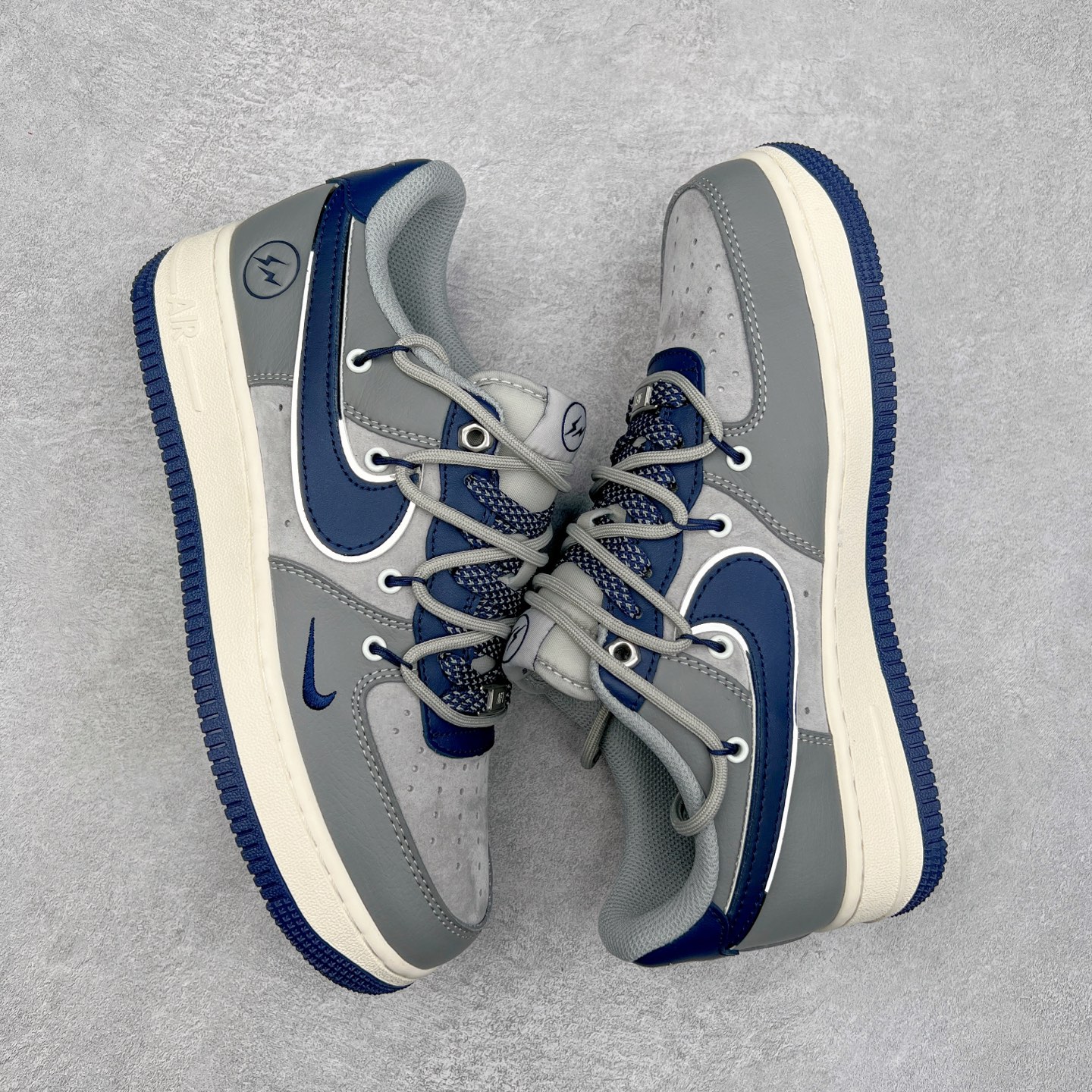 图片[3]-NK Air Force 1´07 Low 空军一号低帮百搭休闲运动板鞋 SJ1198-111 柔软、弹性十足的缓震性能和出色的中底设计 横跨复古与现代的外型结合 造就出风靡全球 三十多年的Force 1 直到今天还深受青睐 尺码：36 36.5 37.5 38 38.5 39 40 40.5 41 42 42.5 43 44 44.5 45-选品中心