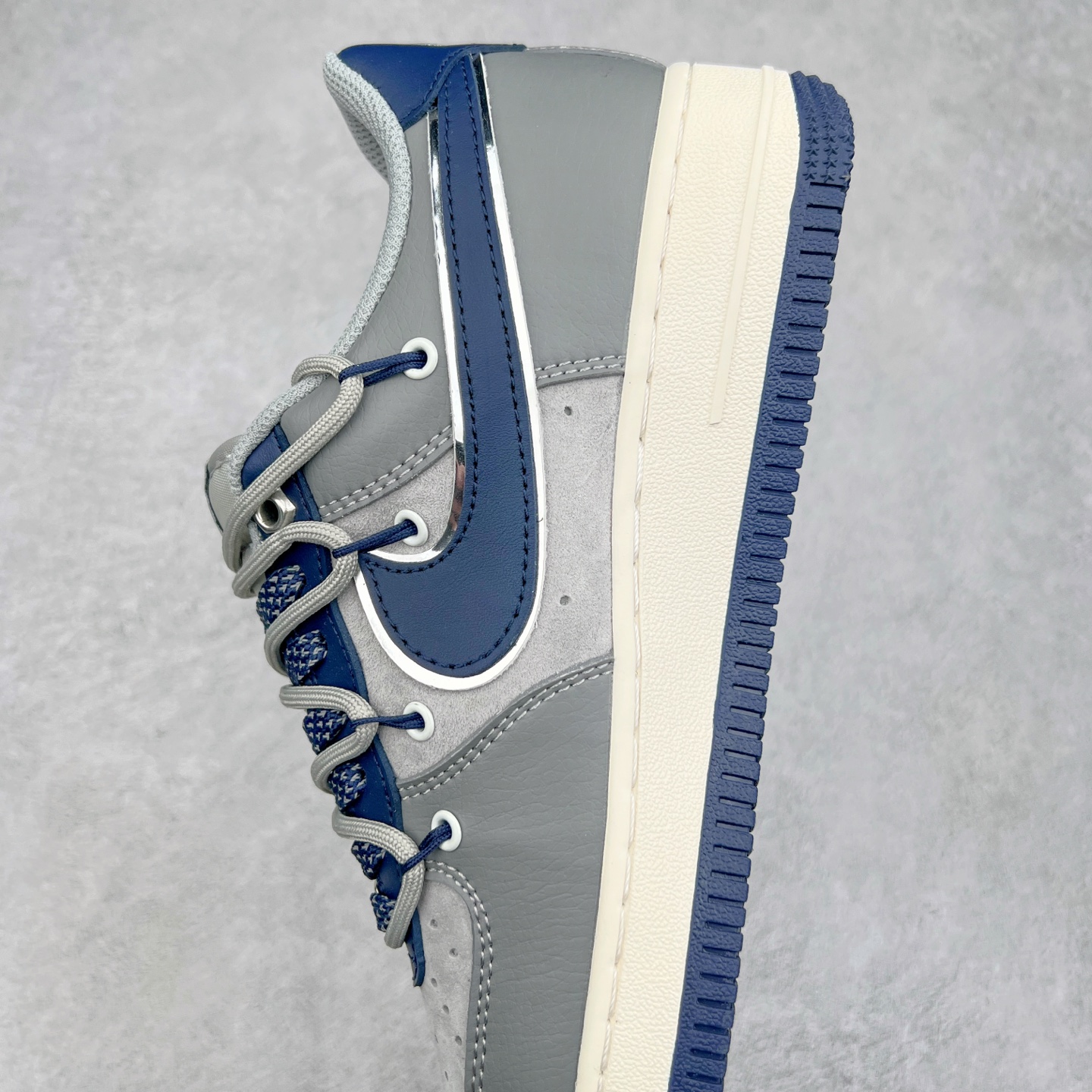 图片[7]-NK Air Force 1´07 Low 空军一号低帮百搭休闲运动板鞋 SJ1198-111 柔软、弹性十足的缓震性能和出色的中底设计 横跨复古与现代的外型结合 造就出风靡全球 三十多年的Force 1 直到今天还深受青睐 尺码：36 36.5 37.5 38 38.5 39 40 40.5 41 42 42.5 43 44 44.5 45-选品中心