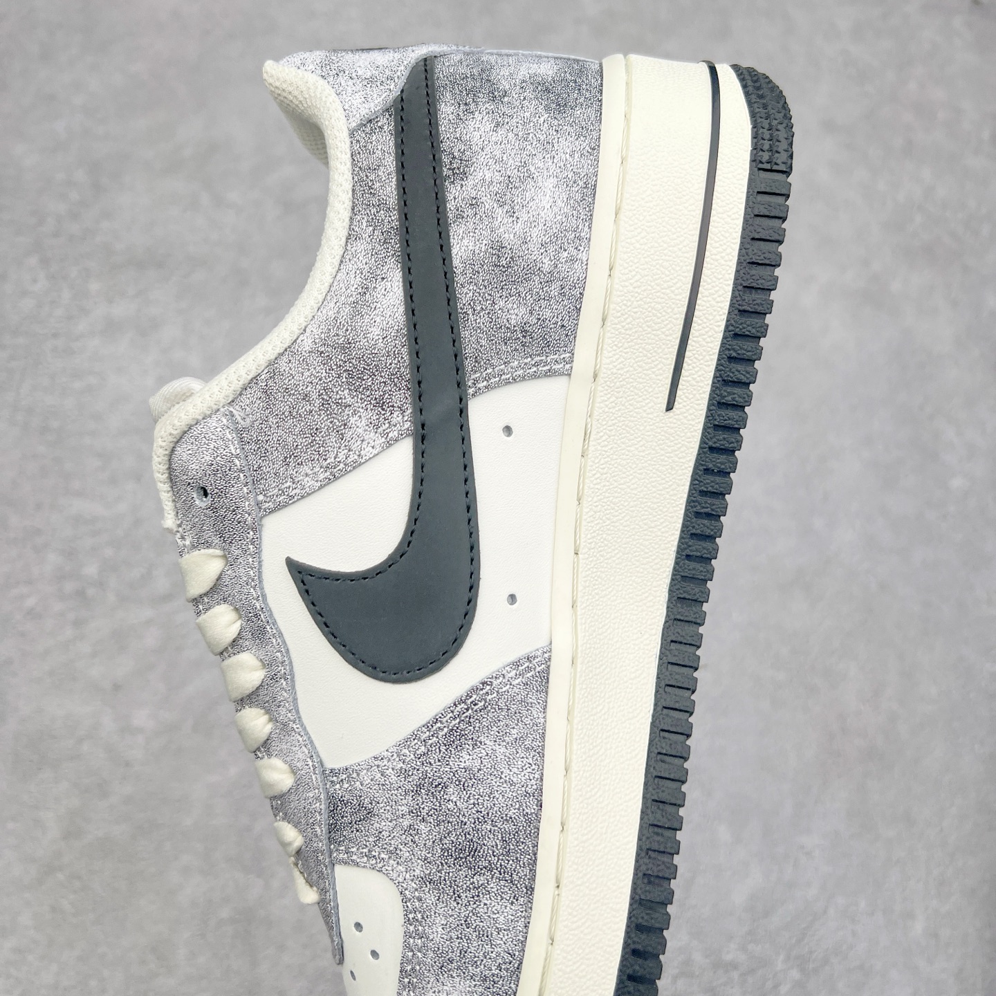 图片[7]-NK Air Force 1´07 Low 空军一号低帮百搭休闲运动板鞋 BX5815-535 柔软、弹性十足的缓震性能和出色的中底设计 横跨复古与现代的外型结合 造就出风靡全球 三十多年的Force 1 直到今天还深受青睐 尺码：36 36.5 37.5 38 38.5 39 40 40.5 41 42 42.5 43 44 44.5 45-选品中心