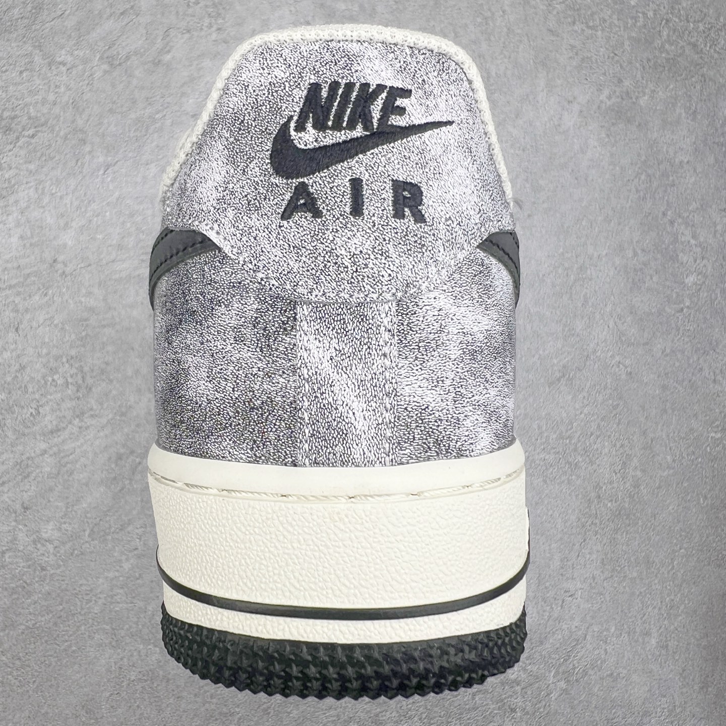 图片[8]-NK Air Force 1´07 Low 空军一号低帮百搭休闲运动板鞋 BX5815-535 柔软、弹性十足的缓震性能和出色的中底设计 横跨复古与现代的外型结合 造就出风靡全球 三十多年的Force 1 直到今天还深受青睐 尺码：36 36.5 37.5 38 38.5 39 40 40.5 41 42 42.5 43 44 44.5 45-选品中心