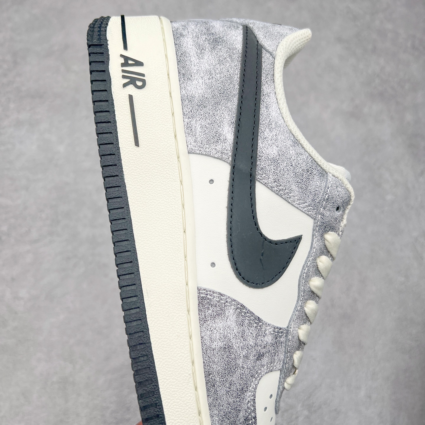 图片[6]-NK Air Force 1´07 Low 空军一号低帮百搭休闲运动板鞋 BX5815-535 柔软、弹性十足的缓震性能和出色的中底设计 横跨复古与现代的外型结合 造就出风靡全球 三十多年的Force 1 直到今天还深受青睐 尺码：36 36.5 37.5 38 38.5 39 40 40.5 41 42 42.5 43 44 44.5 45-选品中心