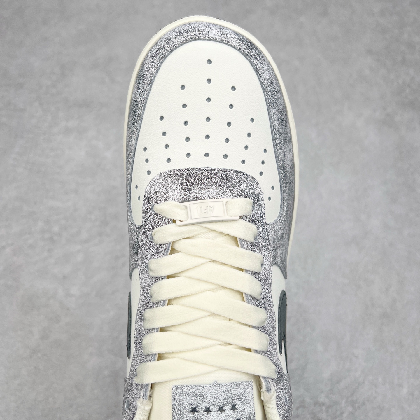 图片[4]-NK Air Force 1´07 Low 空军一号低帮百搭休闲运动板鞋 BX5815-535 柔软、弹性十足的缓震性能和出色的中底设计 横跨复古与现代的外型结合 造就出风靡全球 三十多年的Force 1 直到今天还深受青睐 尺码：36 36.5 37.5 38 38.5 39 40 40.5 41 42 42.5 43 44 44.5 45-选品中心