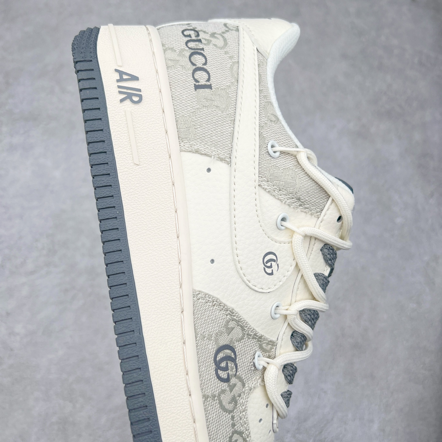 图片[6]-NK Air Force 1´07 Low 空军一号低帮百搭休闲运动板鞋 SJ1198-105 柔软、弹性十足的缓震性能和出色的中底设计 横跨复古与现代的外型结合 造就出风靡全球 三十多年的Force 1 直到今天还深受青睐 尺码：36 36.5 37.5 38 38.5 39 40 40.5 41 42 42.5 43 44 44.5 45-选品中心