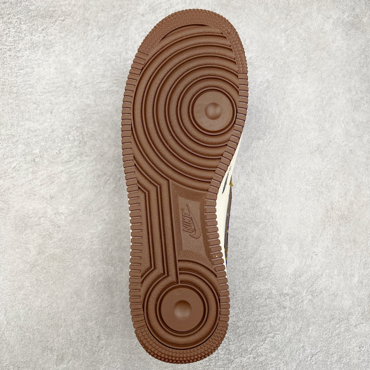 图片[9]-NK Air Force 1´07 Low 空军一号低帮百搭休闲运动板鞋 LJ2288-111 柔软、弹性十足的缓震性能和出色的中底设计 横跨复古与现代的外型结合 造就出风靡全球 三十多年的Force 1 直到今天还深受青睐 尺码：36 36.5 37.5 38 38.5 39 40 40.5 41 42 42.5 43 44 44.5 45-选品中心