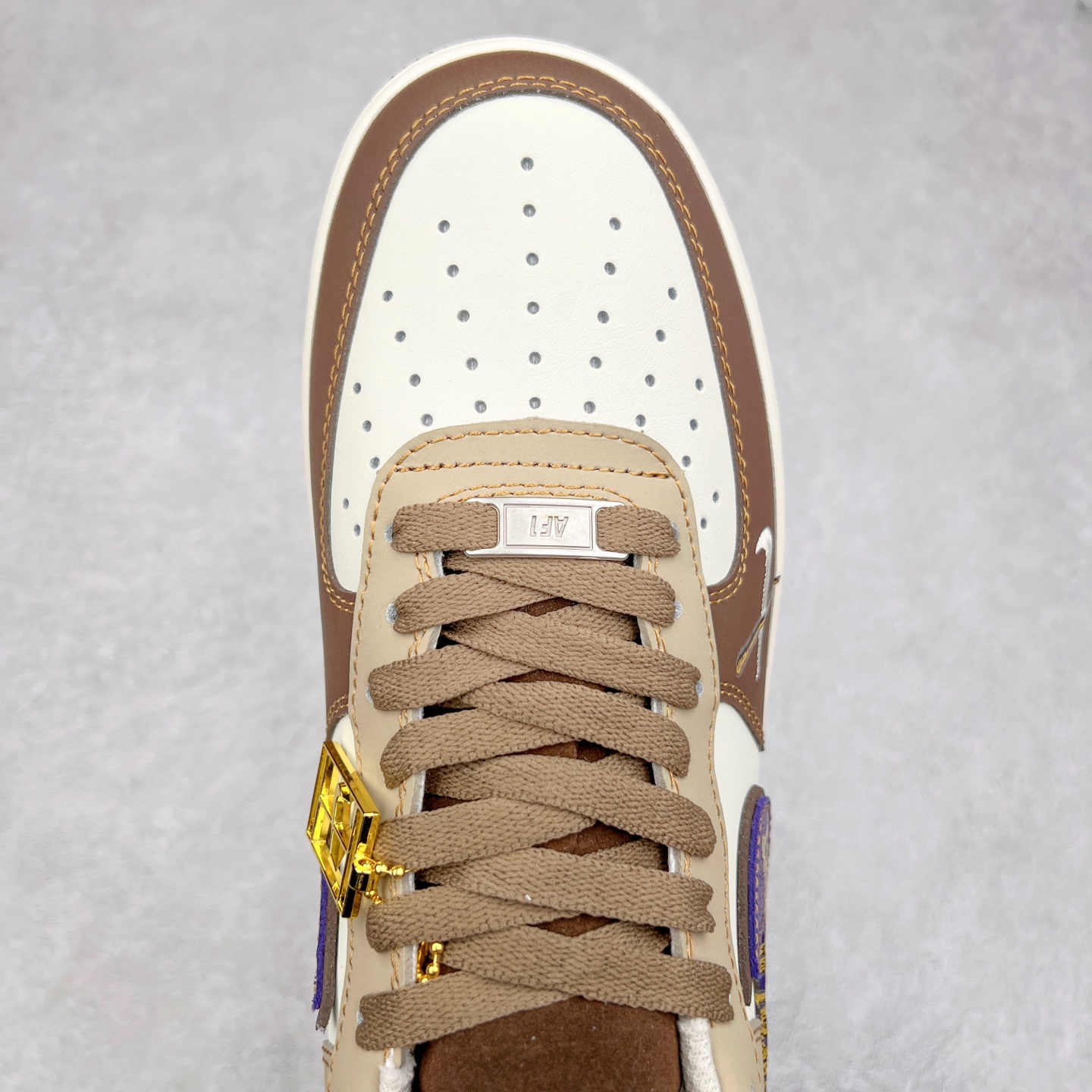 图片[4]-NK Air Force 1´07 Low 空军一号低帮百搭休闲运动板鞋 LJ2288-111 柔软、弹性十足的缓震性能和出色的中底设计 横跨复古与现代的外型结合 造就出风靡全球 三十多年的Force 1 直到今天还深受青睐 尺码：36 36.5 37.5 38 38.5 39 40 40.5 41 42 42.5 43 44 44.5 45-选品中心