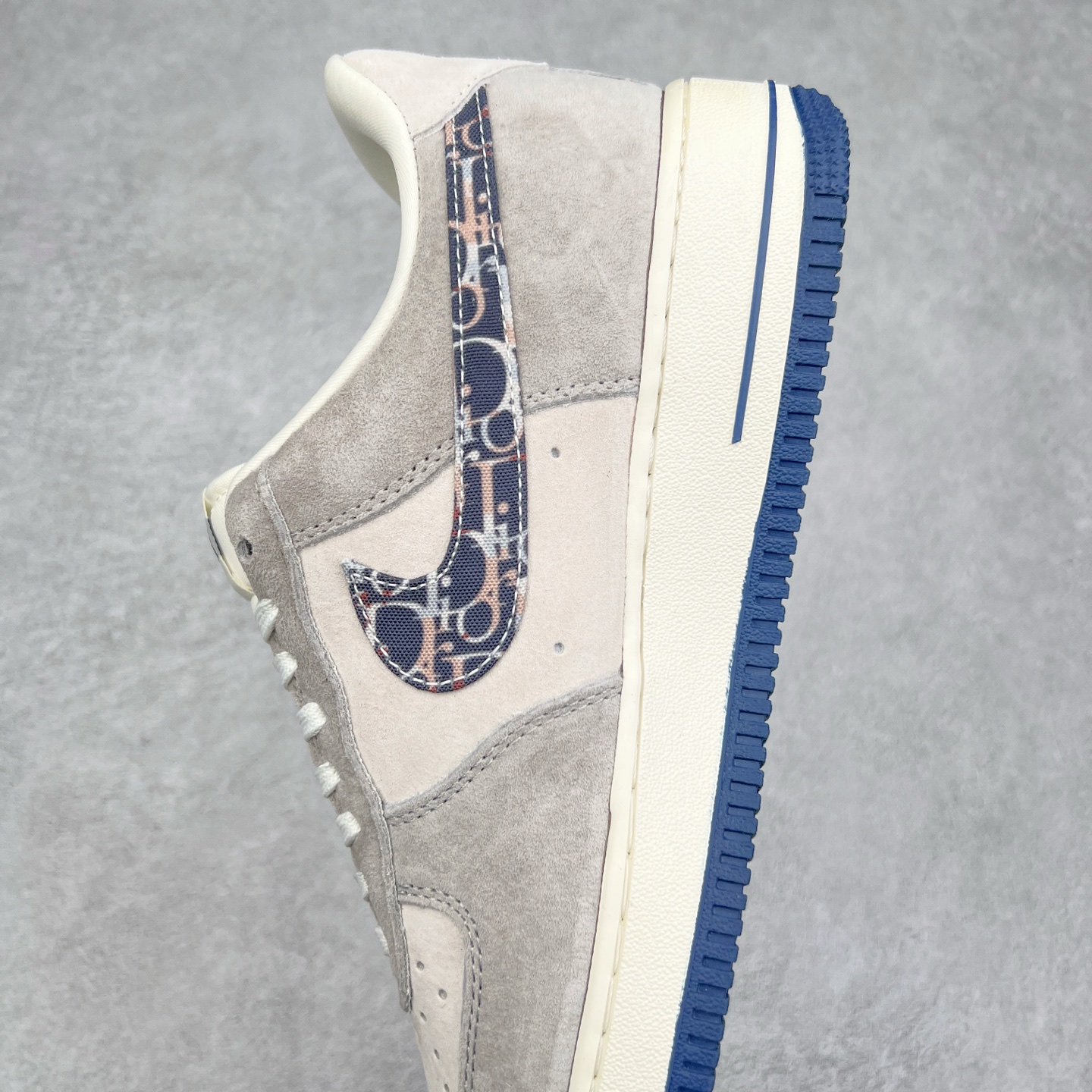 图片[7]-NK Air Force 1´07 Low 空军一号低帮百搭休闲运动板鞋 KK1988-044 柔软、弹性十足的缓震性能和出色的中底设计 横跨复古与现代的外型结合 造就出风靡全球 三十多年的Force 1 直到今天还深受青睐 尺码：36 36.5 37.5 38 38.5 39 40 40.5 41 42 42.5 43 44 44.5 45-选品中心