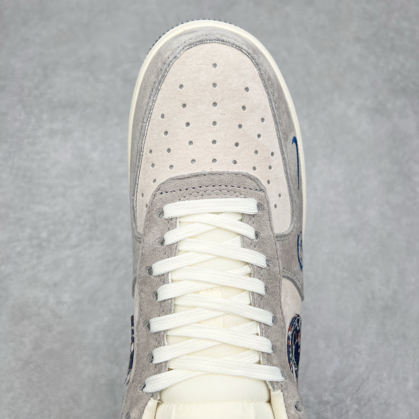 图片[4]-NK Air Force 1´07 Low 空军一号低帮百搭休闲运动板鞋 KK1988-044 柔软、弹性十足的缓震性能和出色的中底设计 横跨复古与现代的外型结合 造就出风靡全球 三十多年的Force 1 直到今天还深受青睐 尺码：36 36.5 37.5 38 38.5 39 40 40.5 41 42 42.5 43 44 44.5 45-选品中心