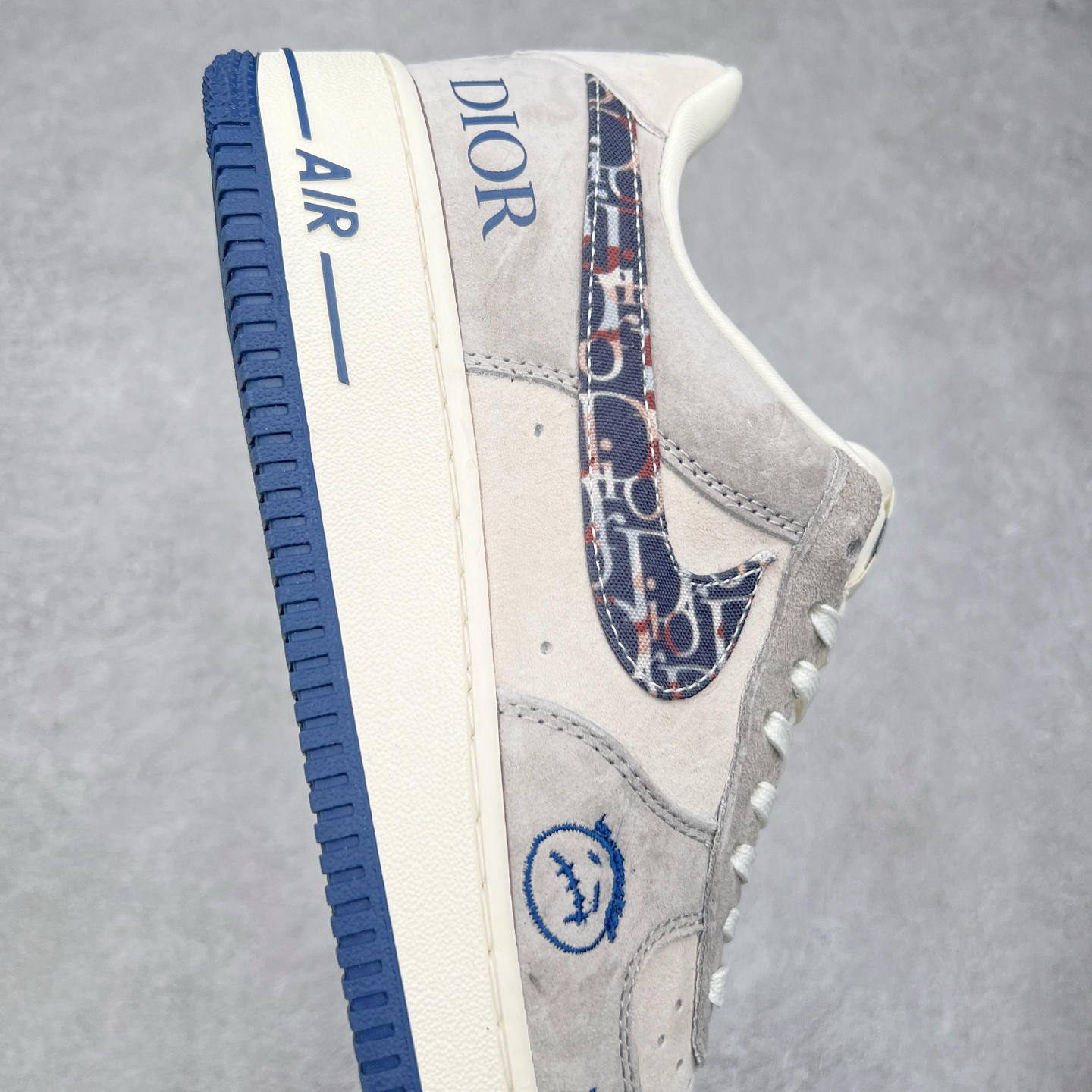 图片[6]-NK Air Force 1´07 Low 空军一号低帮百搭休闲运动板鞋 KK1988-044 柔软、弹性十足的缓震性能和出色的中底设计 横跨复古与现代的外型结合 造就出风靡全球 三十多年的Force 1 直到今天还深受青睐 尺码：36 36.5 37.5 38 38.5 39 40 40.5 41 42 42.5 43 44 44.5 45-选品中心