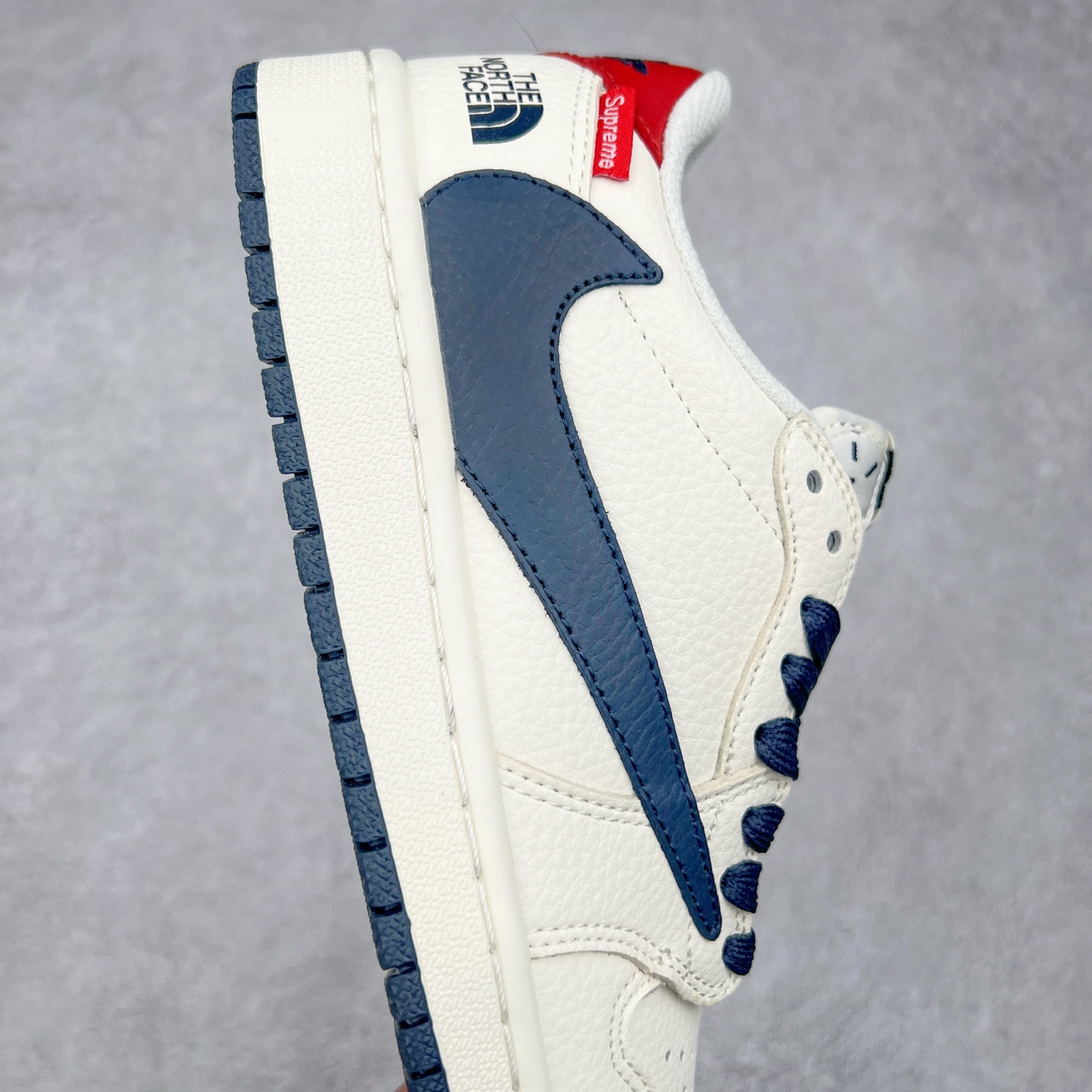 图片[6]-TS x Air Jordan AJ1 Low 倒钩低帮联名定制配色 DIY6188-003 原厂内置气垫魔块 A模大底 头层小牛皮 鞋舌AJ原厂专用牛津布+AJ专用反口珍珠布+原厂无杂质高弹内里海棉+特殊封边弹力鞋带 尺码：36 36.5 37.5 38 38.5 39 40 40.5 41 42 42.5 43 44 44.5 45 46 47.5-选品中心