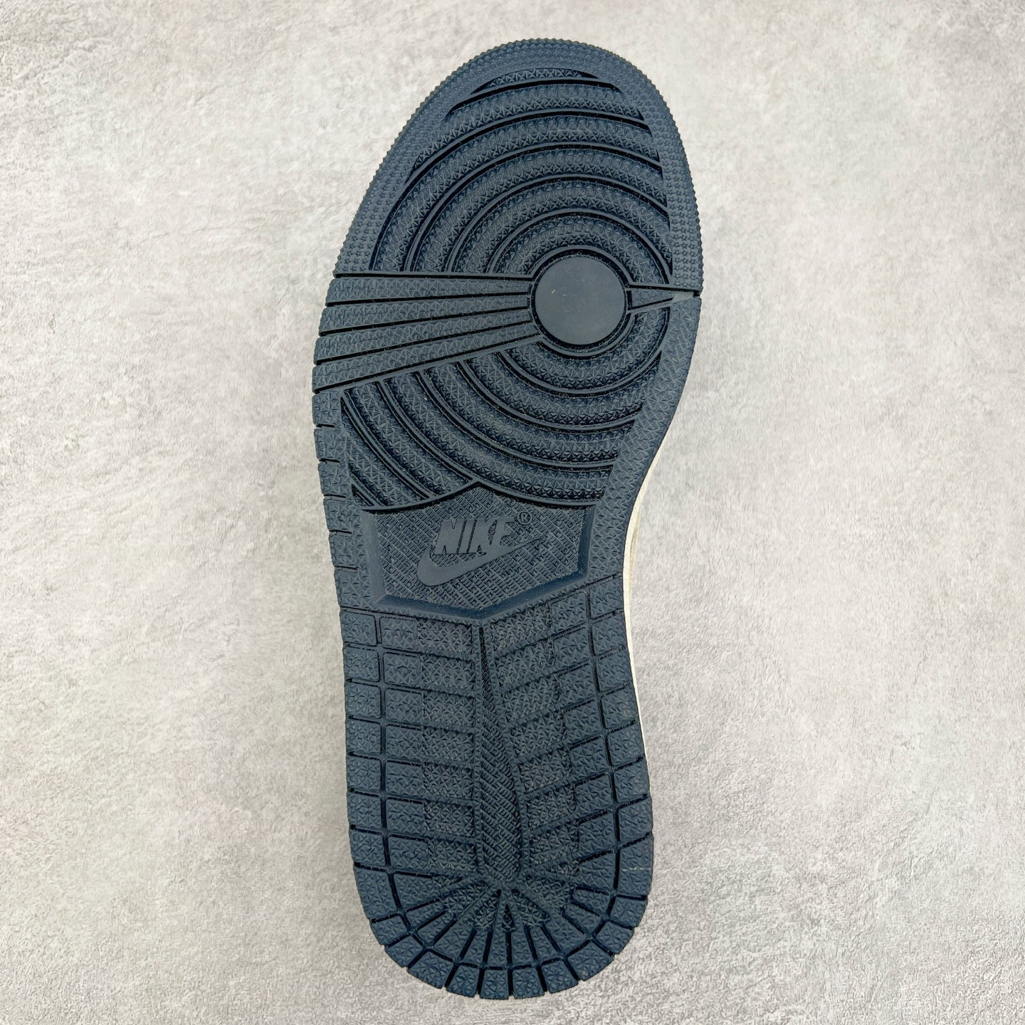 图片[9]-TS x Air Jordan AJ1 Low 倒钩低帮联名定制配色 DIY6188-003 原厂内置气垫魔块 A模大底 头层小牛皮 鞋舌AJ原厂专用牛津布+AJ专用反口珍珠布+原厂无杂质高弹内里海棉+特殊封边弹力鞋带 尺码：36 36.5 37.5 38 38.5 39 40 40.5 41 42 42.5 43 44 44.5 45 46 47.5-选品中心