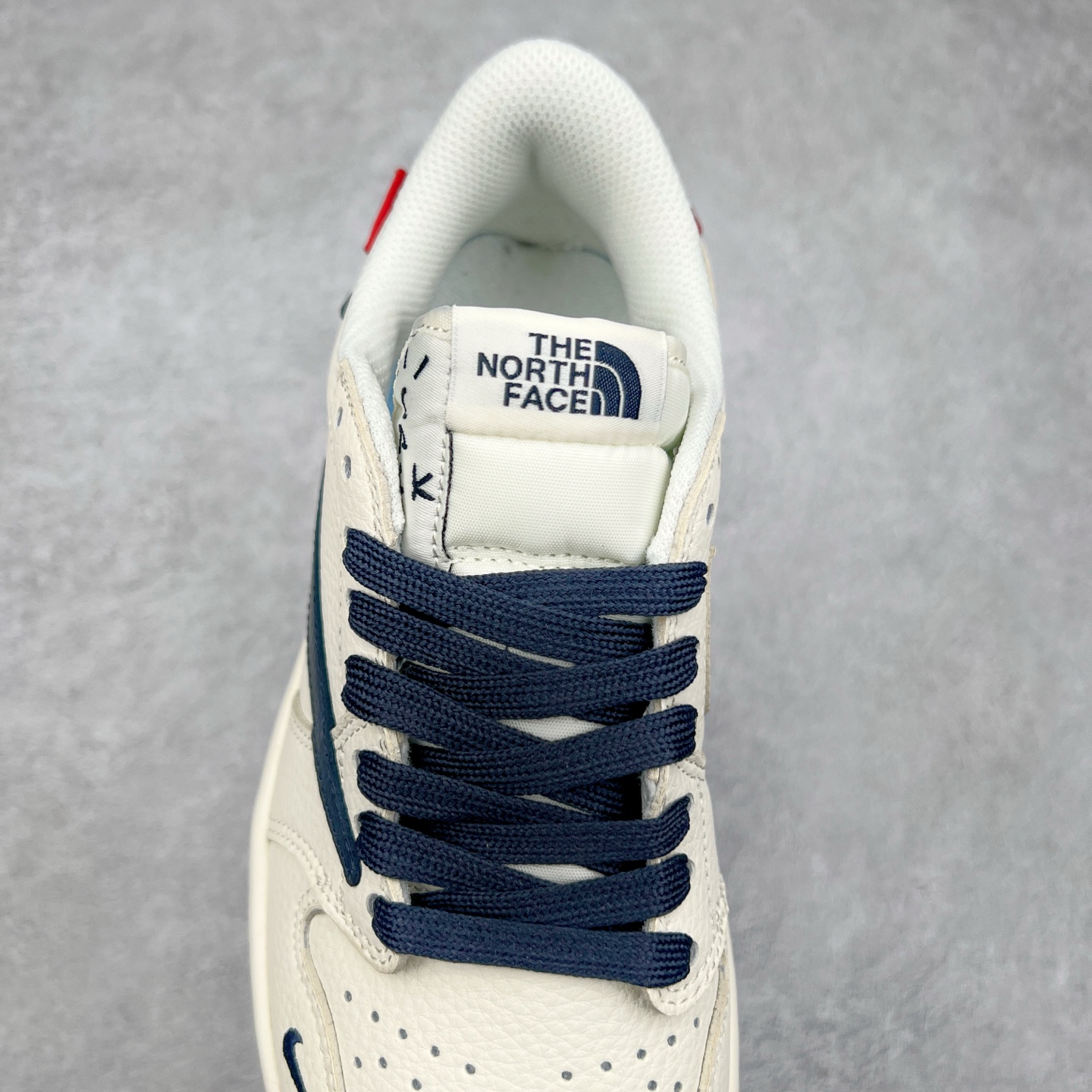 图片[5]-TS x Air Jordan AJ1 Low 倒钩低帮联名定制配色 DIY6188-003 原厂内置气垫魔块 A模大底 头层小牛皮 鞋舌AJ原厂专用牛津布+AJ专用反口珍珠布+原厂无杂质高弹内里海棉+特殊封边弹力鞋带 尺码：36 36.5 37.5 38 38.5 39 40 40.5 41 42 42.5 43 44 44.5 45 46 47.5-选品中心