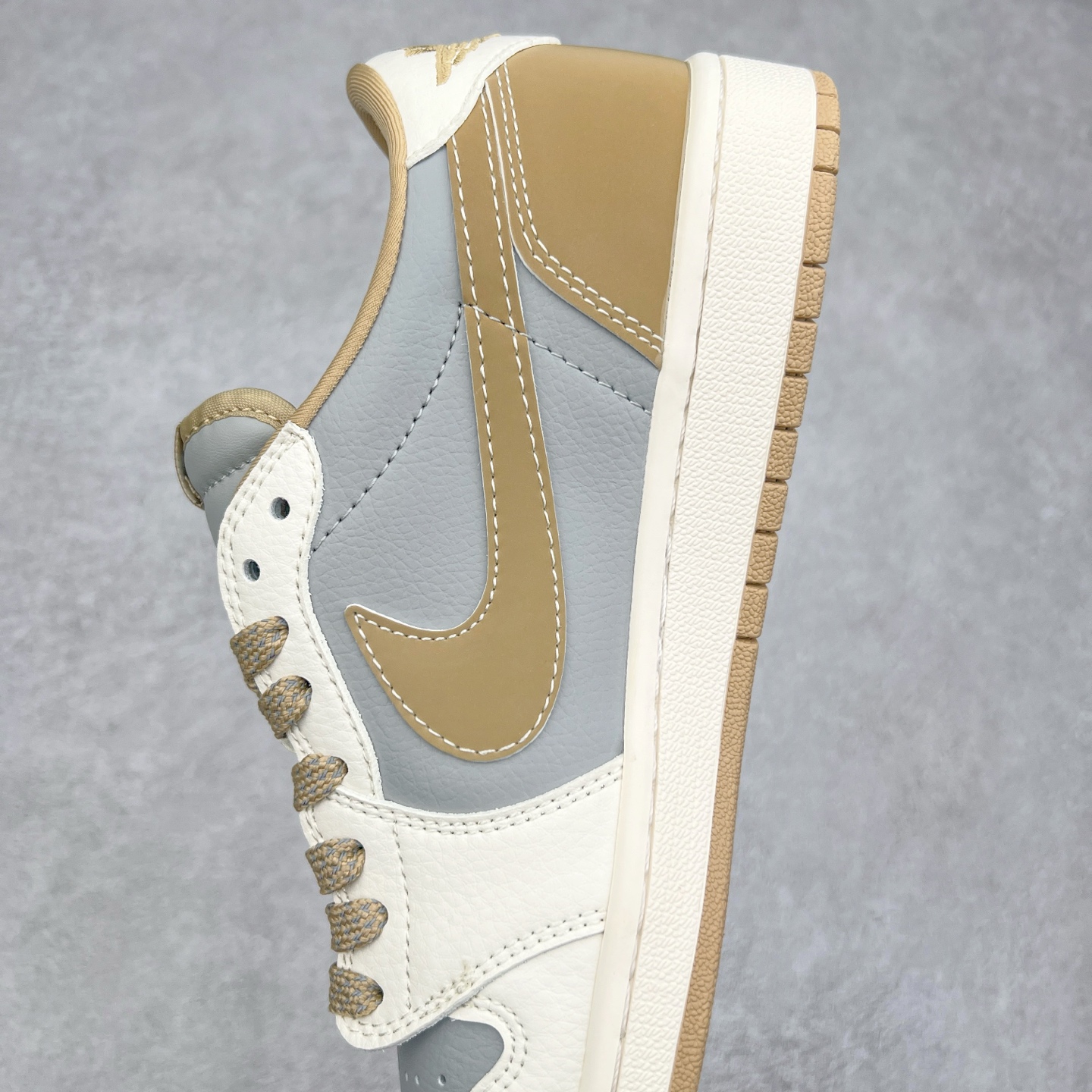 图片[7]-TS x Air Jordan AJ1 Low 倒钩低帮联名定制配色 DIY6188-003 原厂内置气垫魔块 A模大底 头层小牛皮 鞋舌AJ原厂专用牛津布+AJ专用反口珍珠布+原厂无杂质高弹内里海棉+特殊封边弹力鞋带 尺码：36 36.5 37.5 38 38.5 39 40 40.5 41 42 42.5 43 44 44.5 45 46 47.5-选品中心