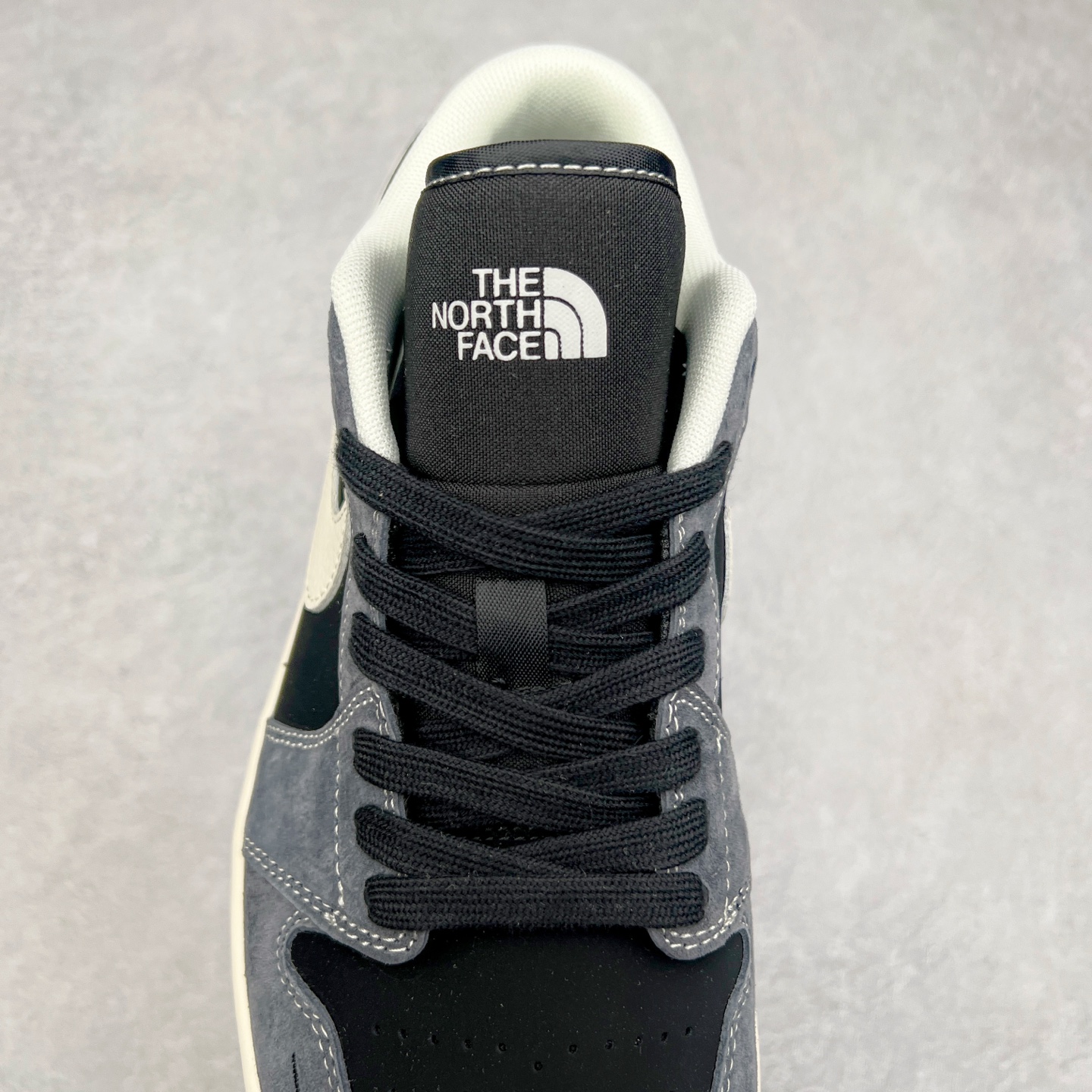 图片[5]-Air Jordan AJ1 Low 低帮定制 XX3318-510 原厂内置气垫魔块 A模大底 头层小牛皮 鞋舌AJ原厂专用牛津布+AJ专用反口珍珠布+原厂无杂质高弹内里海棉+特殊封边弹力鞋带 尺码：36 36.5 37.5 38 38.5 39 40 40.5 41 42 42.5 43 44 44.5 45 46 47.5-选品中心