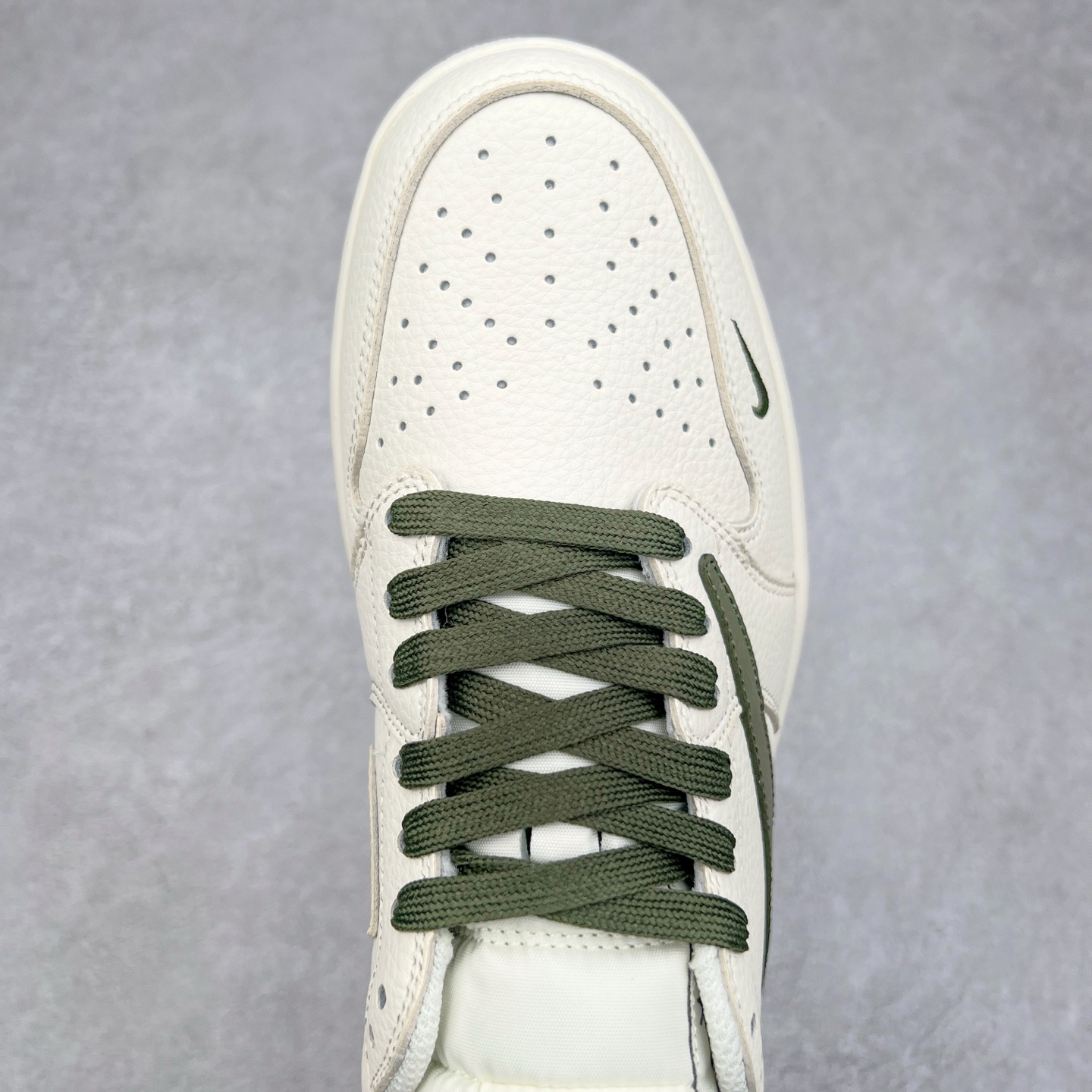 图片[4]-TS x Air Jordan AJ1 Low 倒钩低帮联名定制配色 DIY6188-005 原厂内置气垫魔块 A模大底 头层小牛皮 鞋舌AJ原厂专用牛津布+AJ专用反口珍珠布+原厂无杂质高弹内里海棉+特殊封边弹力鞋带 尺码：36 36.5 37.5 38 38.5 39 40 40.5 41 42 42.5 43 44 44.5 45 46 47.5-选品中心