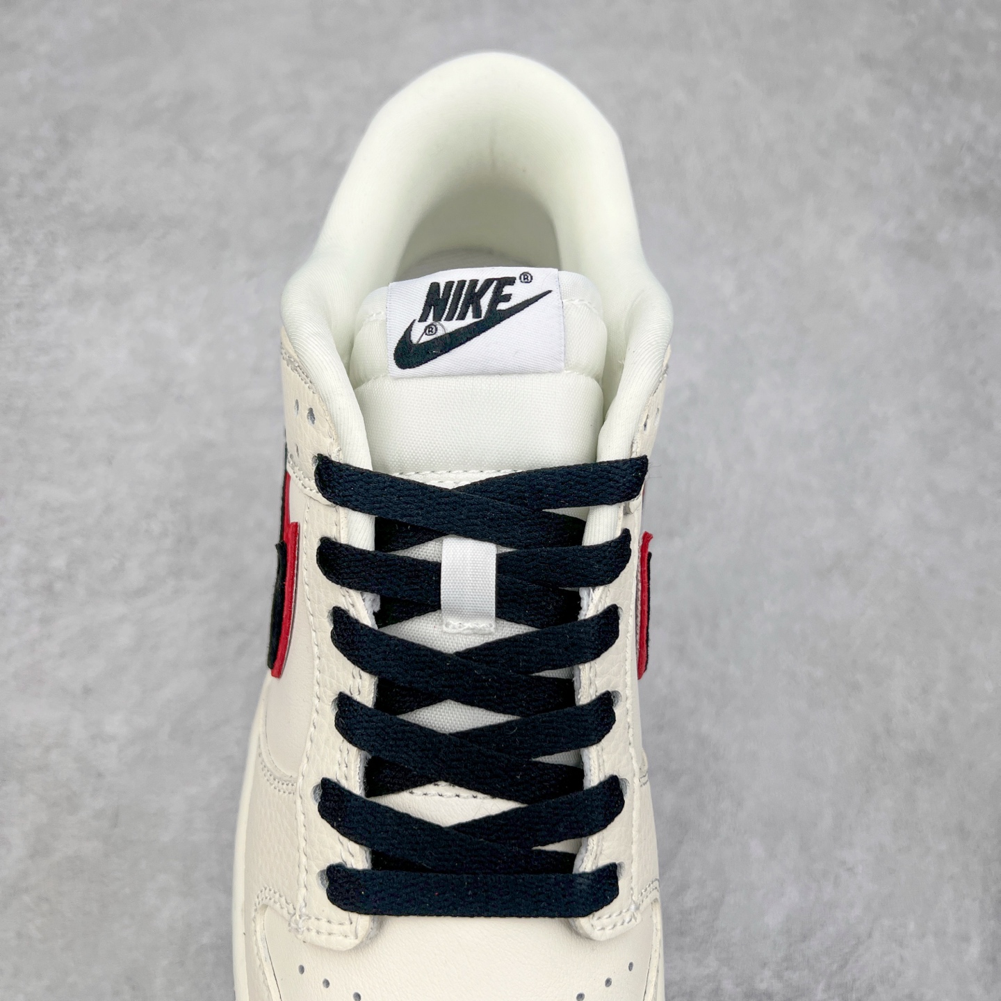 图片[5]-NK Dunk Low 定制配色 LW1818-110 大厂出品 极力推荐 原装头层材料 独家版型蒸餾加工帶來的是更好的视觉和脚感体验大厂纯原品质出货 清洁度 电绣工艺 皮料切割干净无任何毛边 细节完美 尺码：36 36.5 37.5 38 38.5 39 40 40.5 41 42 42.5 43 44 44.5 45-选品中心