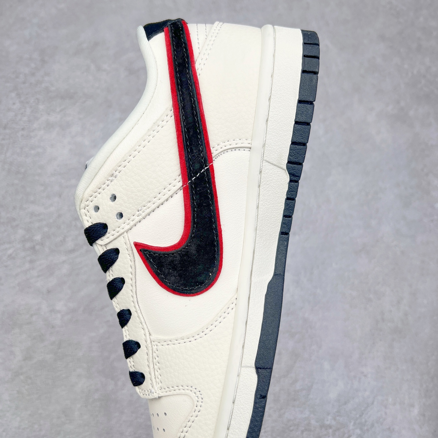 图片[7]-NK Dunk Low 定制配色 LW1818-110 大厂出品 极力推荐 原装头层材料 独家版型蒸餾加工帶來的是更好的视觉和脚感体验大厂纯原品质出货 清洁度 电绣工艺 皮料切割干净无任何毛边 细节完美 尺码：36 36.5 37.5 38 38.5 39 40 40.5 41 42 42.5 43 44 44.5 45-选品中心