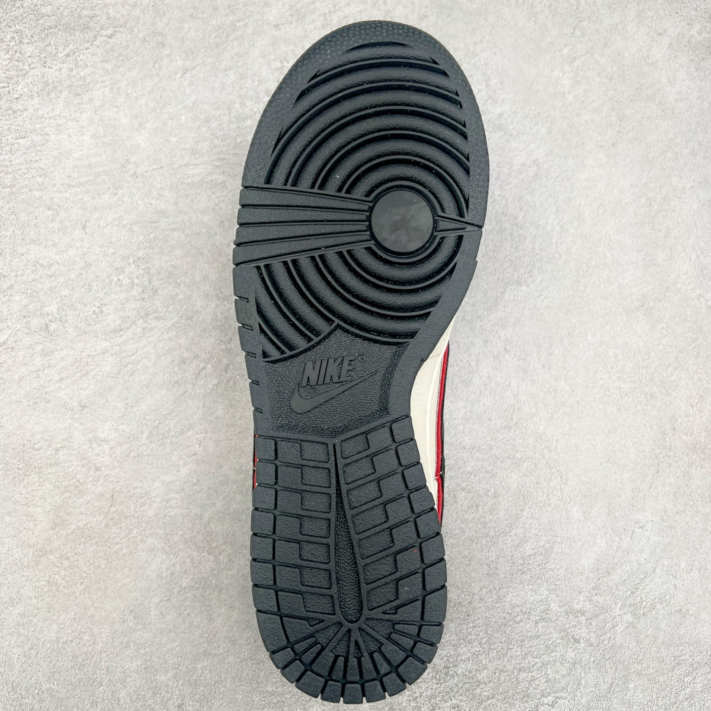 图片[9]-NK Dunk Low 定制配色 LW1818-110 大厂出品 极力推荐 原装头层材料 独家版型蒸餾加工帶來的是更好的视觉和脚感体验大厂纯原品质出货 清洁度 电绣工艺 皮料切割干净无任何毛边 细节完美 尺码：36 36.5 37.5 38 38.5 39 40 40.5 41 42 42.5 43 44 44.5 45-选品中心