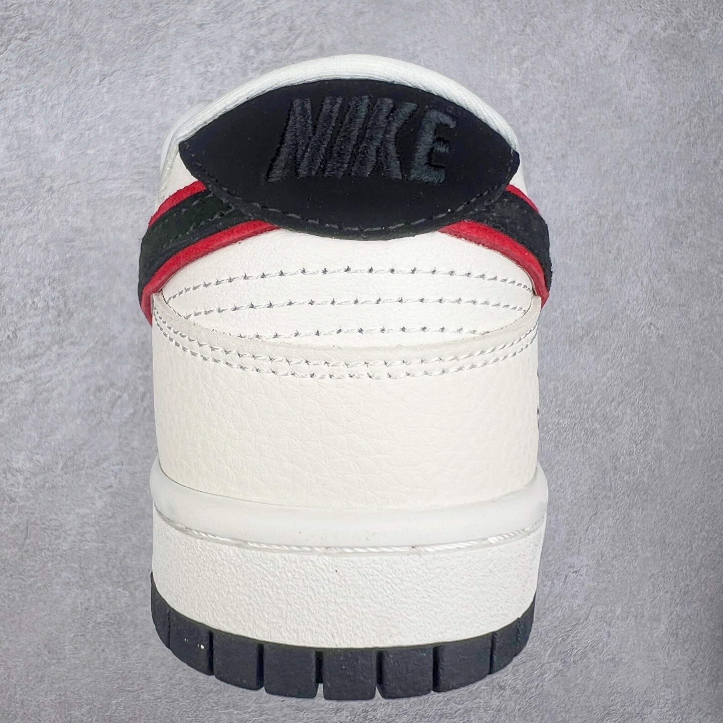 图片[8]-NK Dunk Low 定制配色 LW1818-110 大厂出品 极力推荐 原装头层材料 独家版型蒸餾加工帶來的是更好的视觉和脚感体验大厂纯原品质出货 清洁度 电绣工艺 皮料切割干净无任何毛边 细节完美 尺码：36 36.5 37.5 38 38.5 39 40 40.5 41 42 42.5 43 44 44.5 45-选品中心